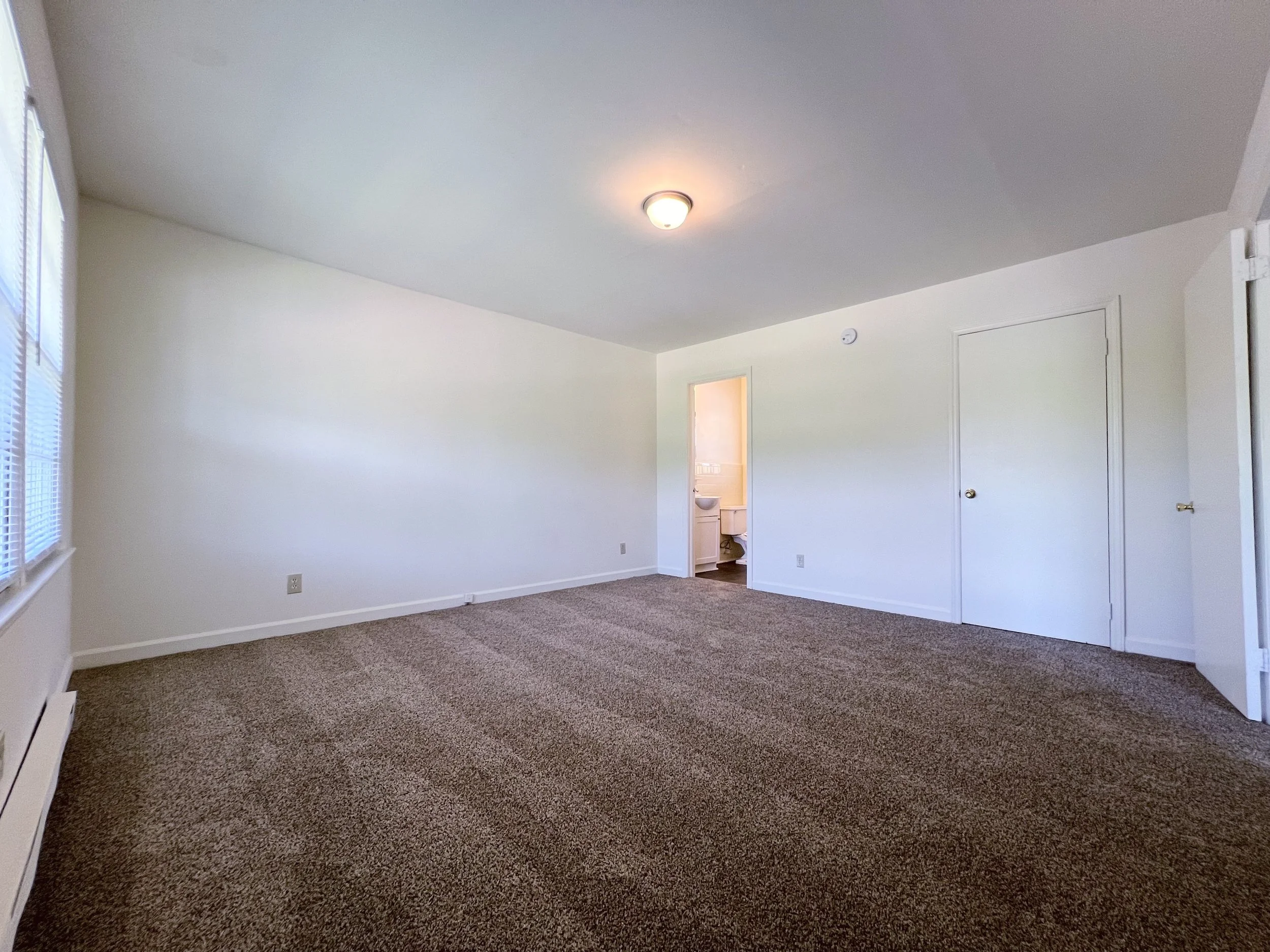 Lakewood - One Bedroom - 550 ft.² - Bedroom