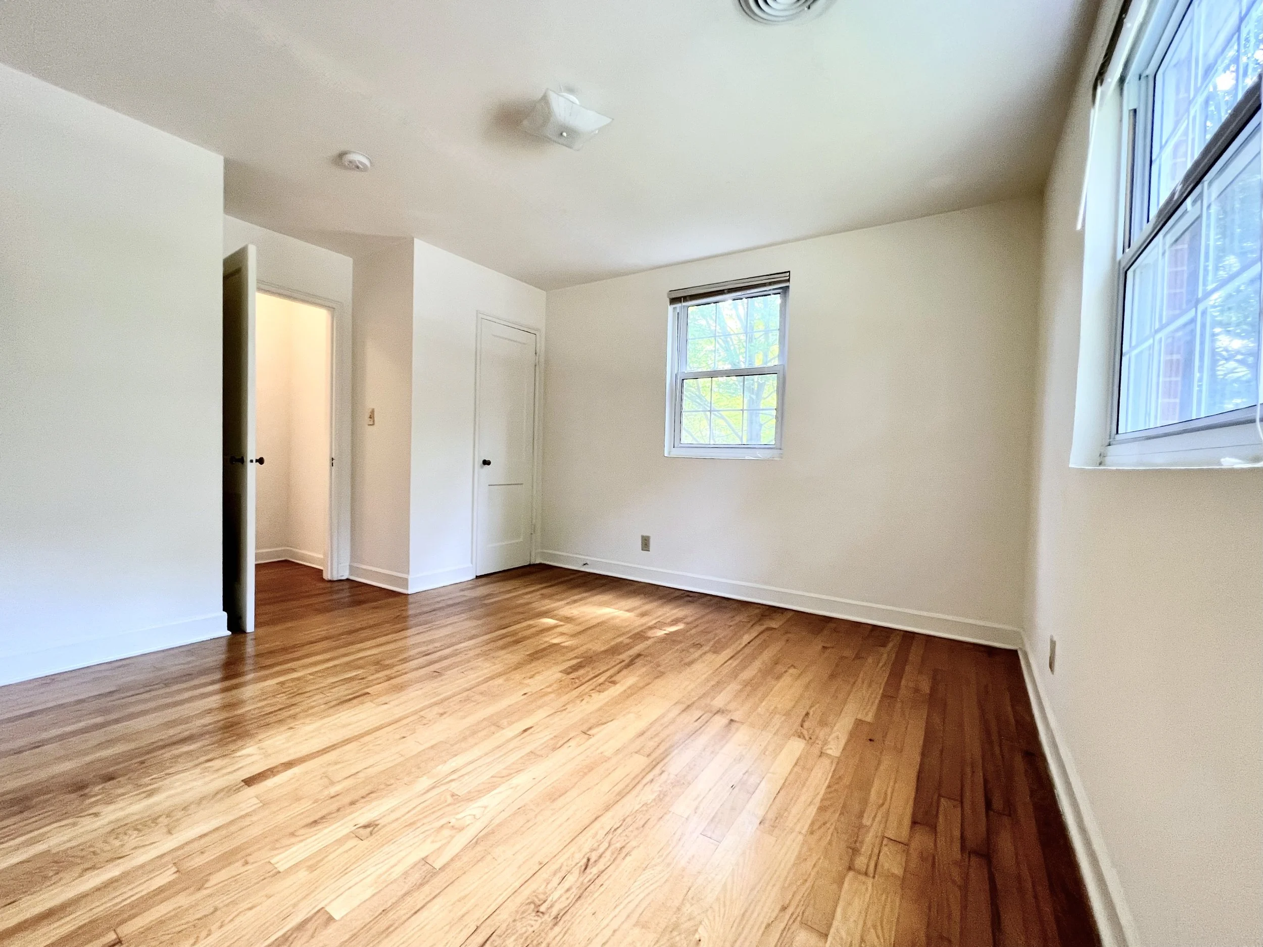Lindley Park Manor - One Bedroom - Bedroom