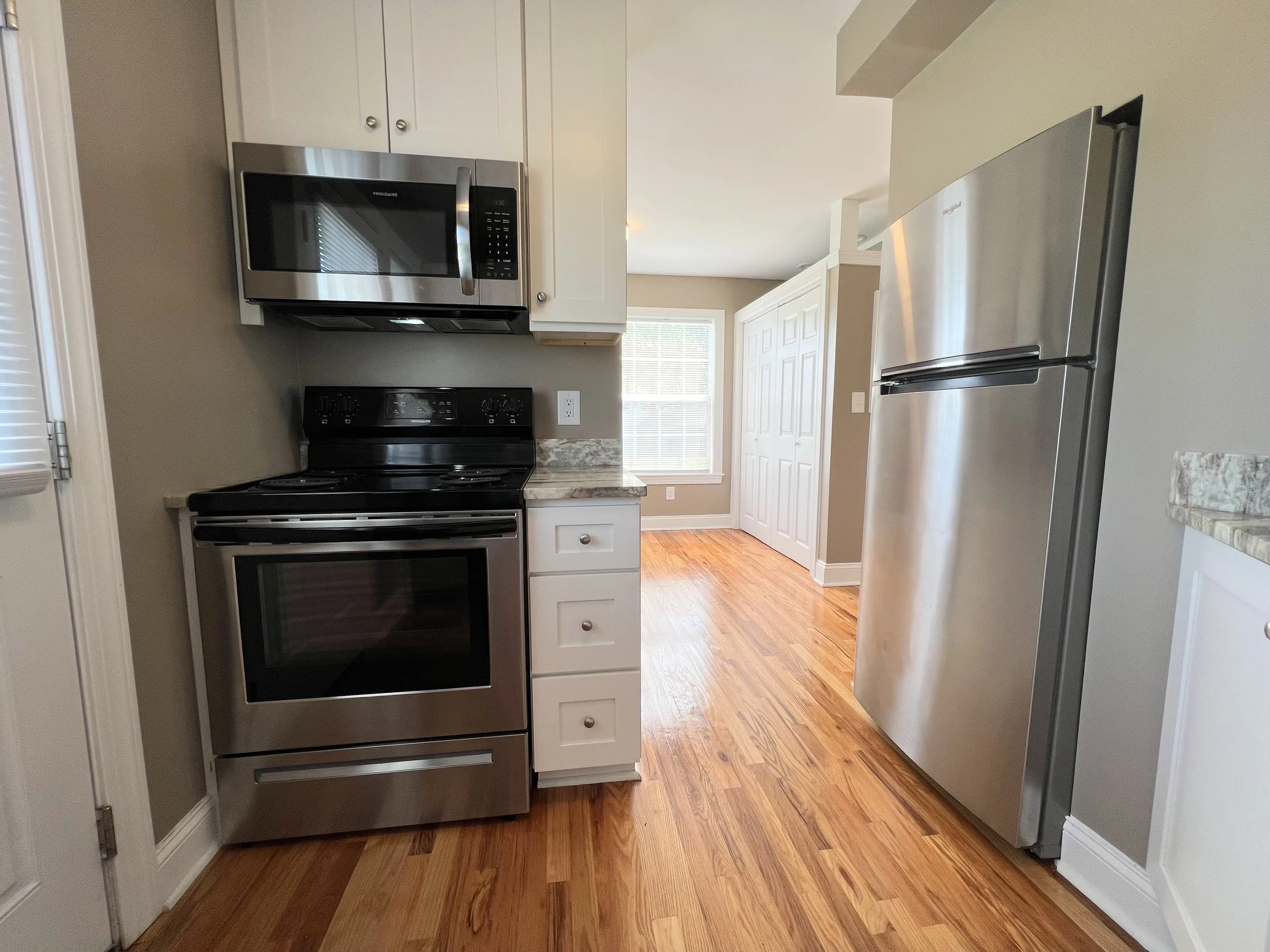Two-bedroom townhome FULL REMODEL — kitchen