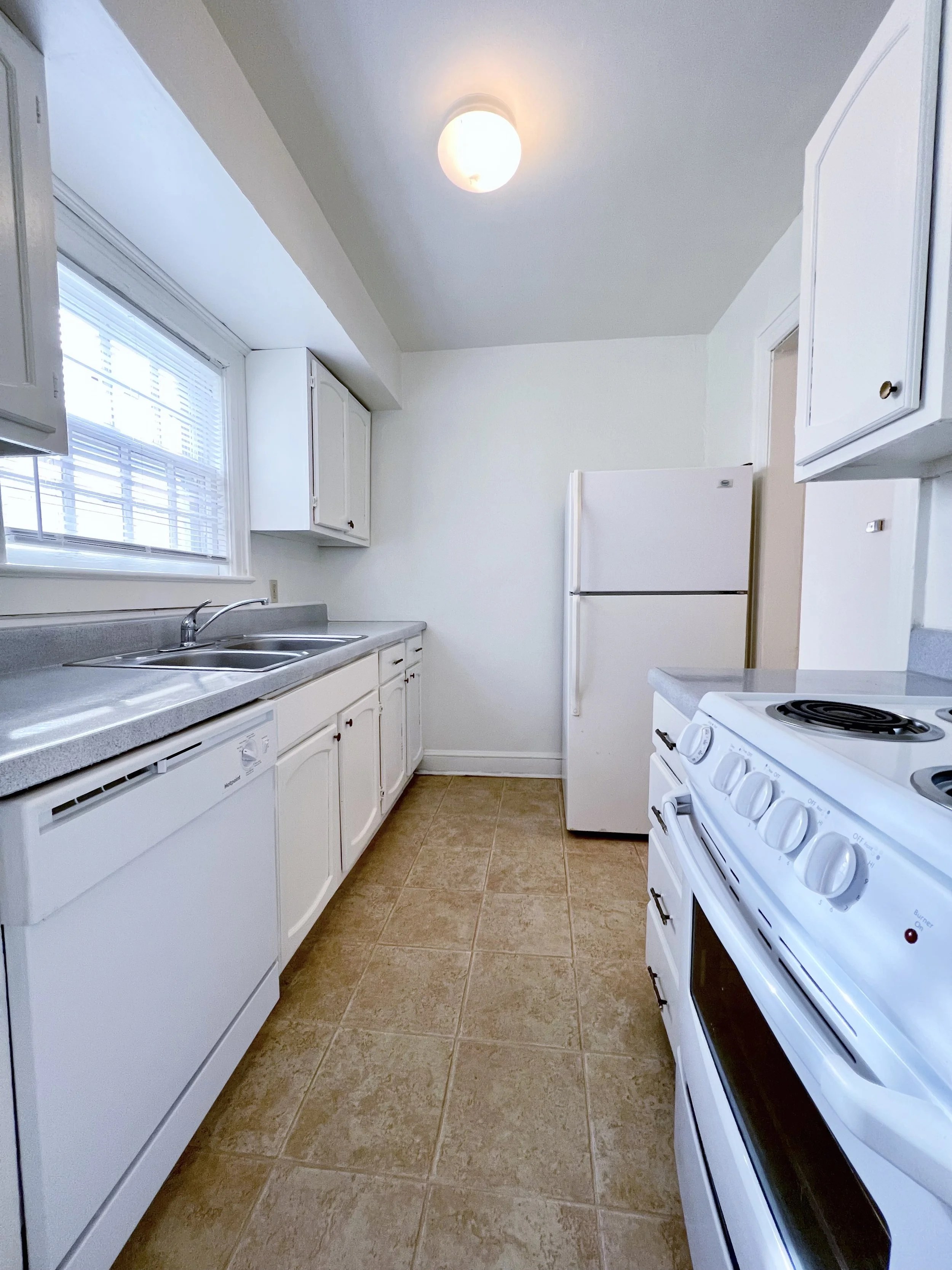 Spring Garden/Lindell Duplex - Two Bedroom - Kitchen 