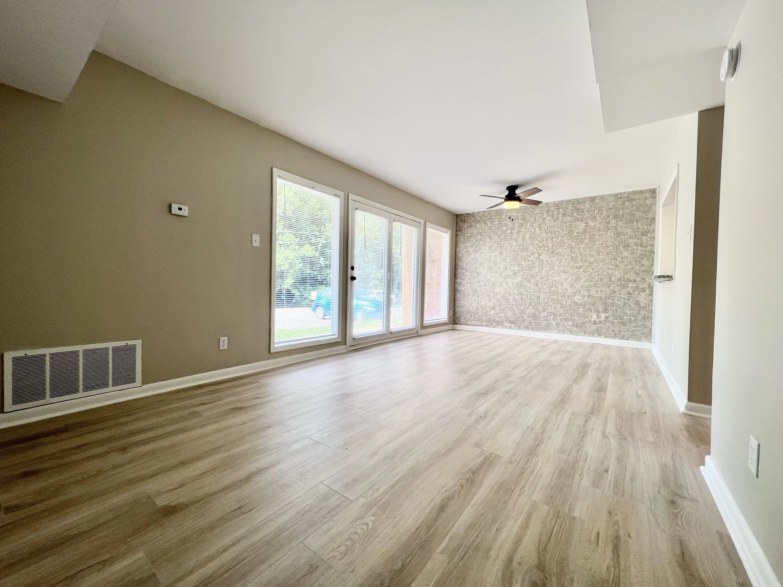 Sycamore - Fully Remodeled - Living/Dining Room