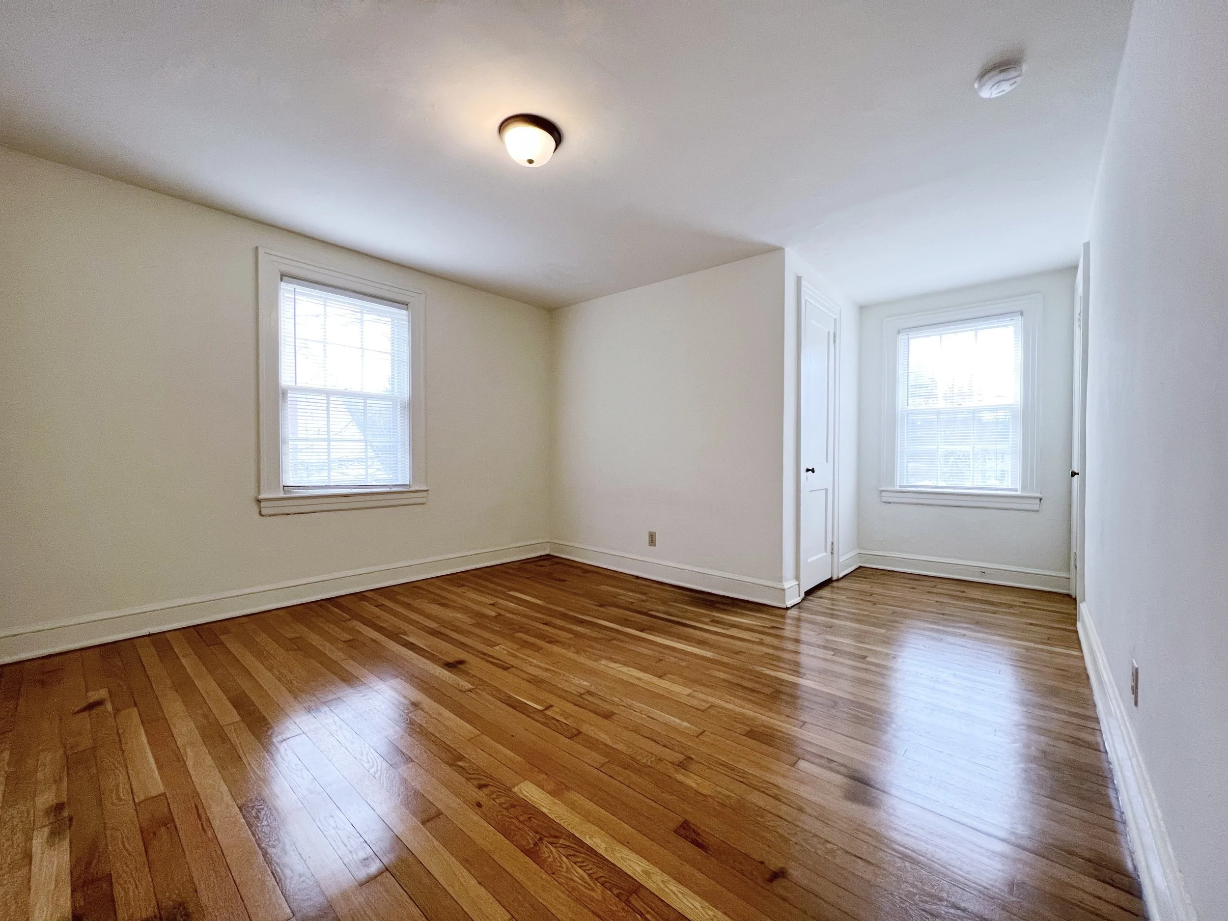 Spring Garden/Lindell Duplex - Two Bedroom - Bedroom  