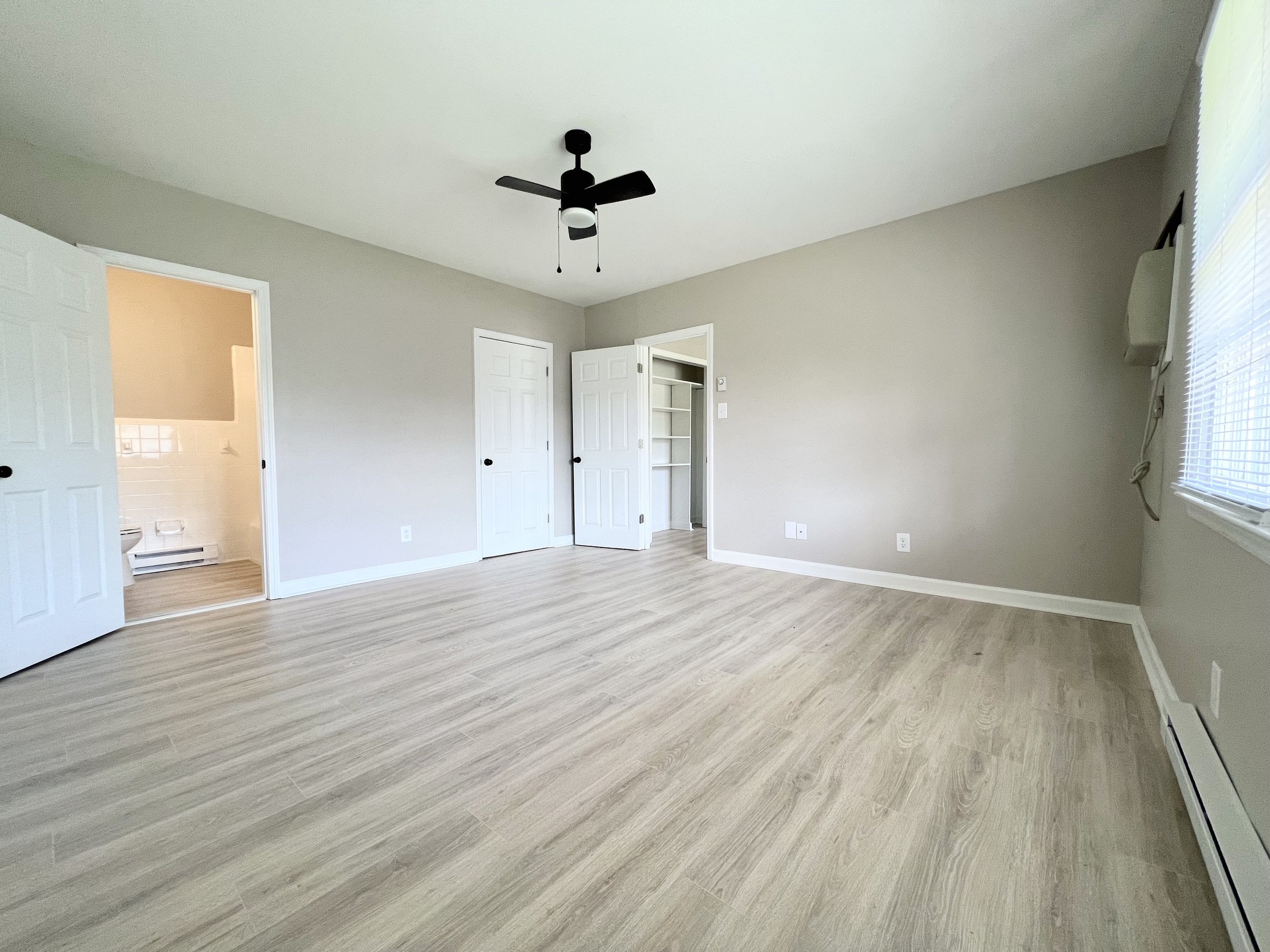 Lakewood - Remodeled One Bedroom - 550 ft.² - Bedroom