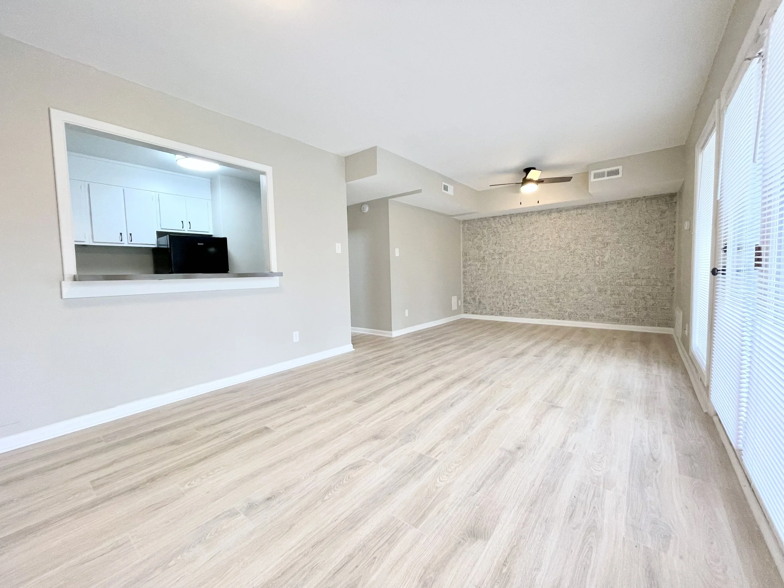 Sycamore - Freshly Remodeled - Living/Dining Room