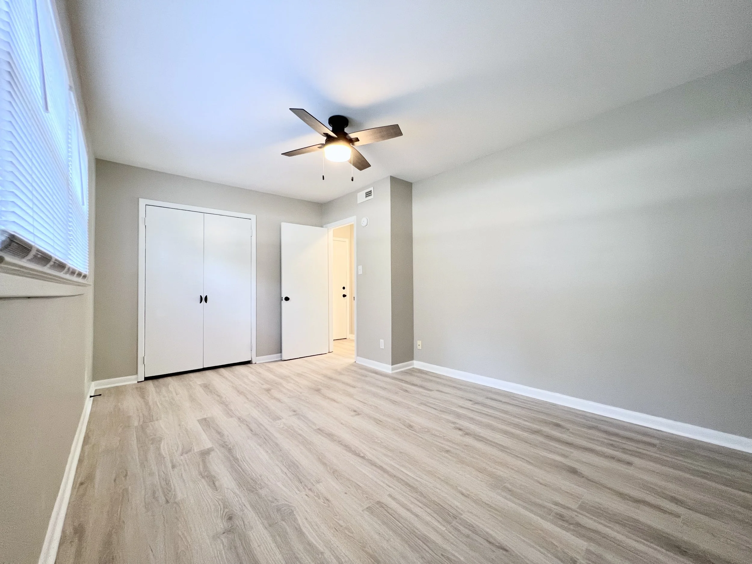 Sycamore - Fully Remodeled - Bedroom