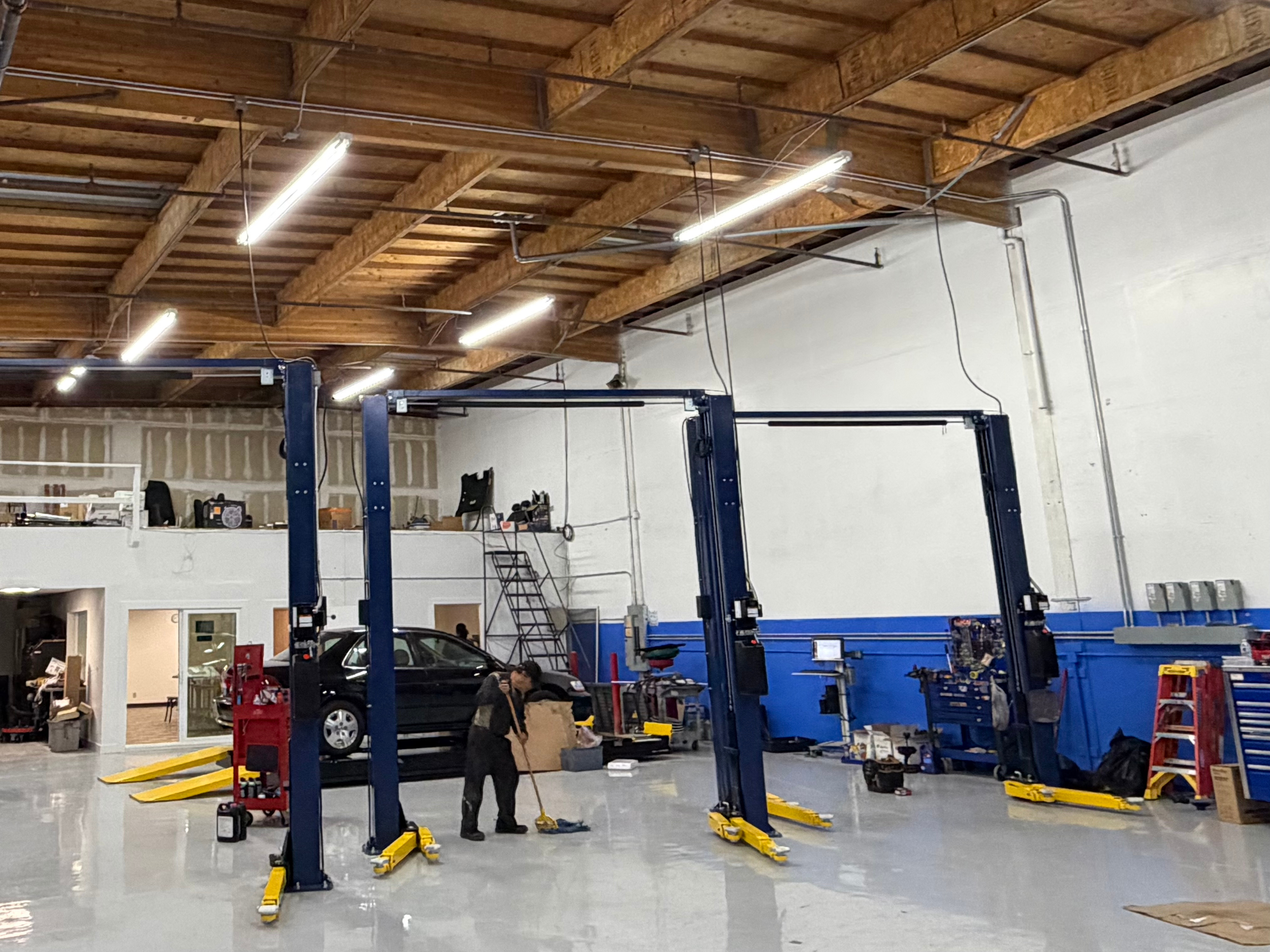 Auto Shop Equipment Installation - Miramar, San Diego