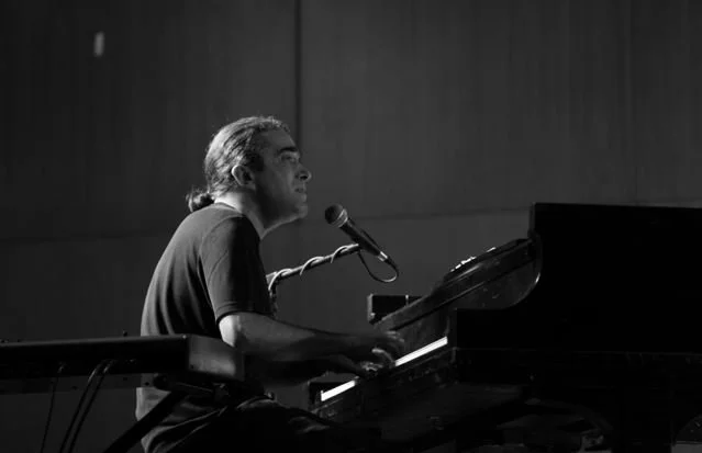 Fahir Atakoğlu during the concert