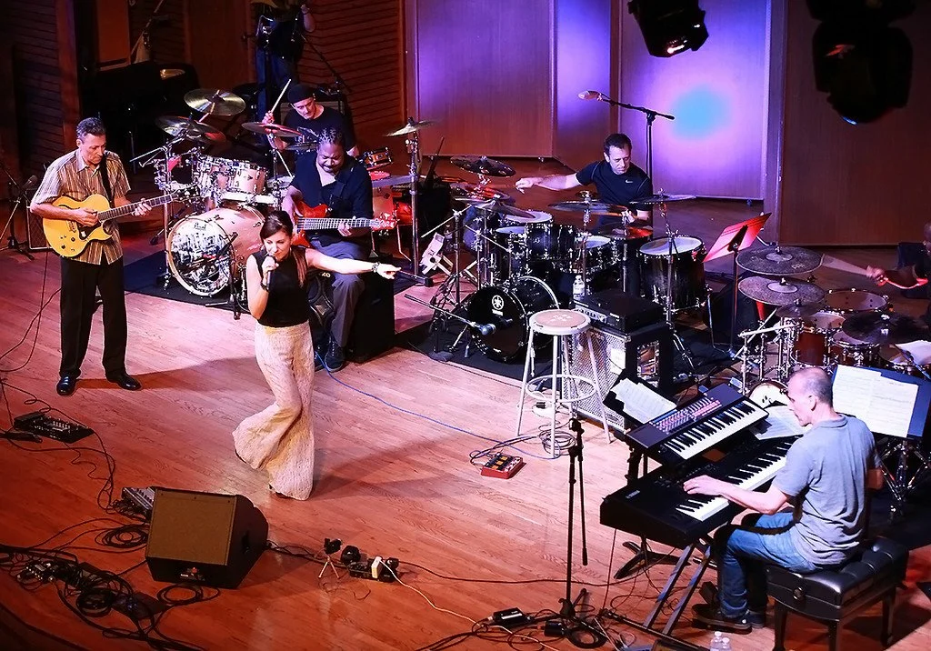 wholeband2.jpg