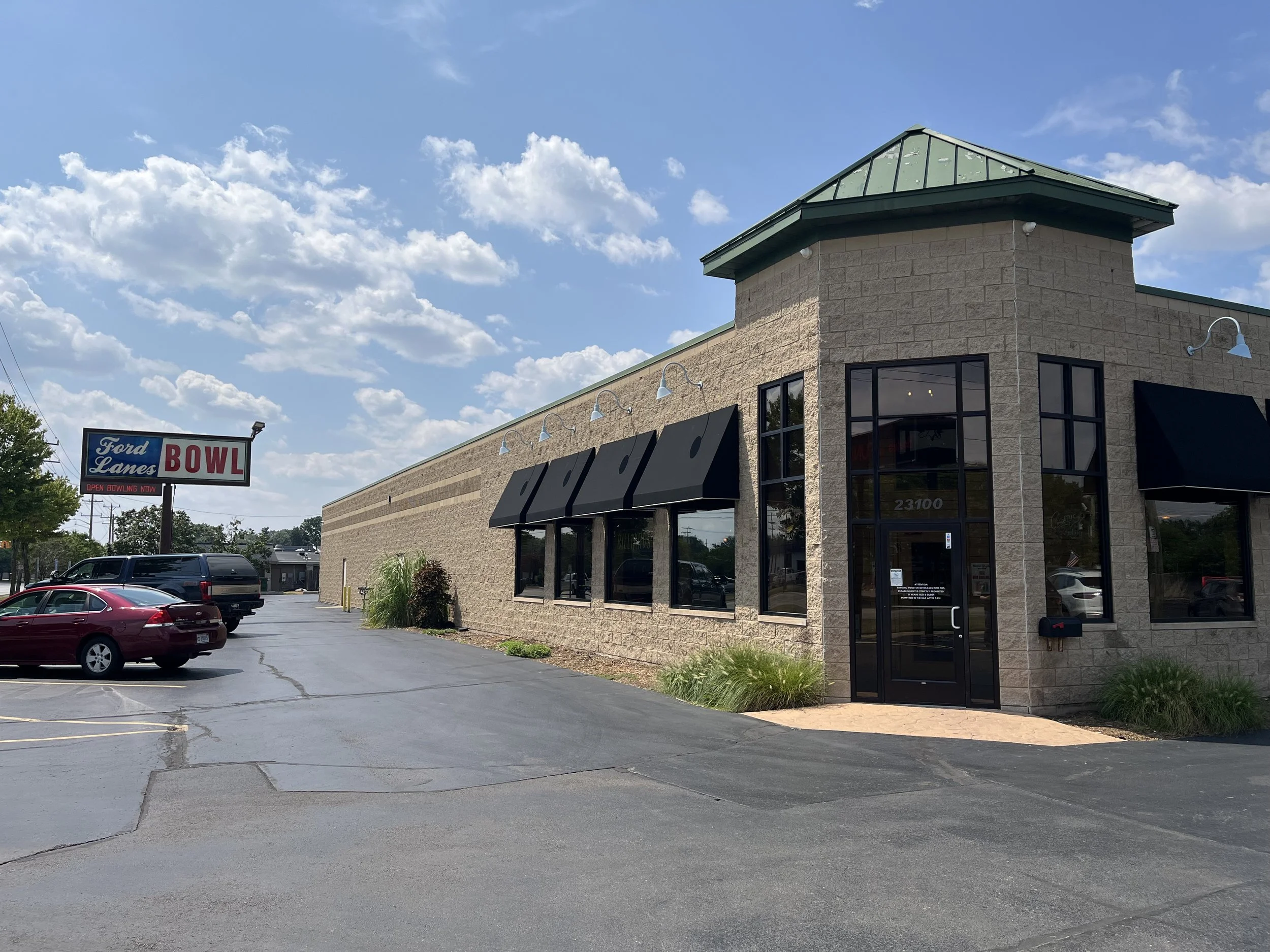 Ford Lanes Exterior