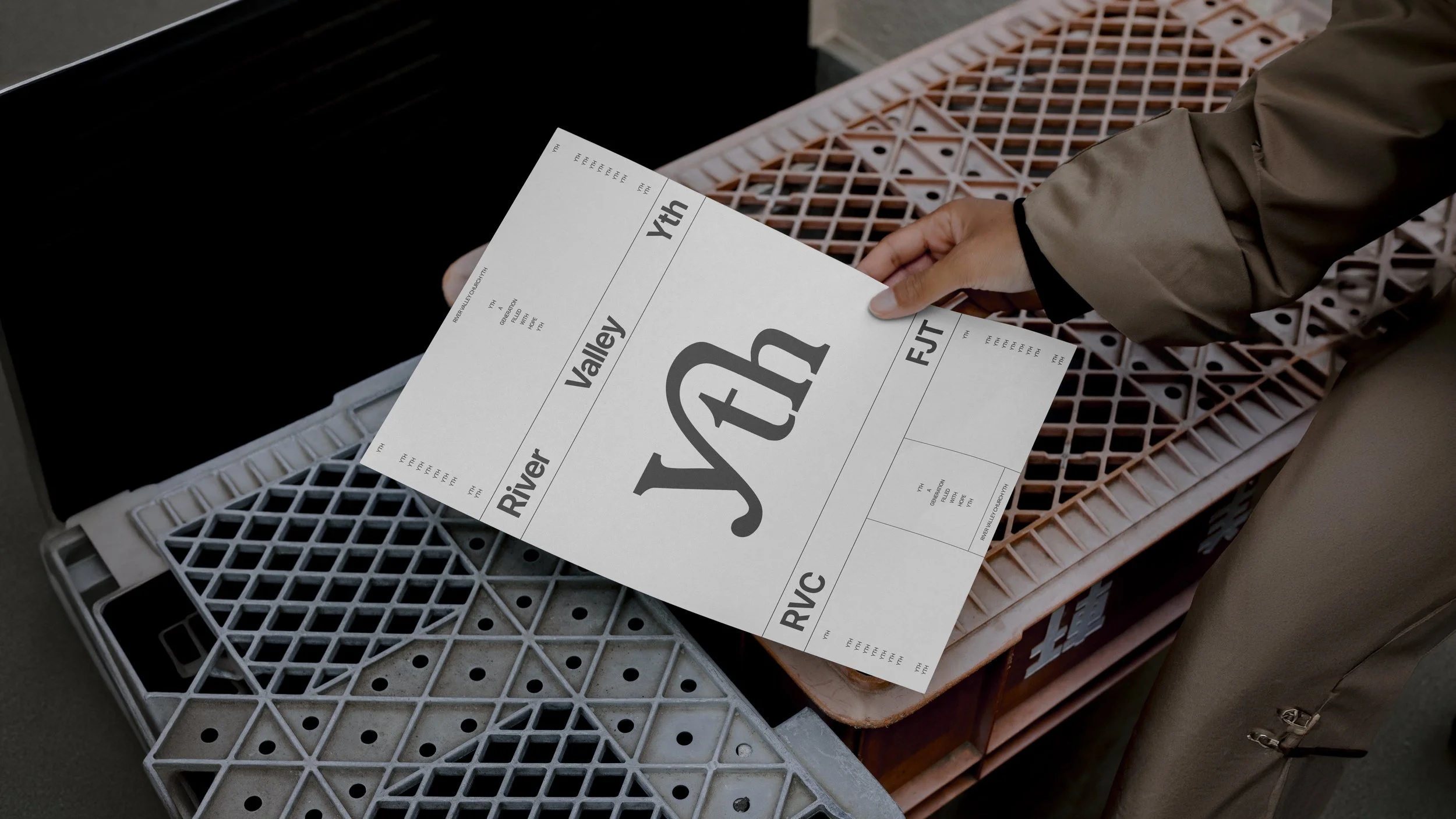 YTHMOCKUP_NEW1_final.jpg