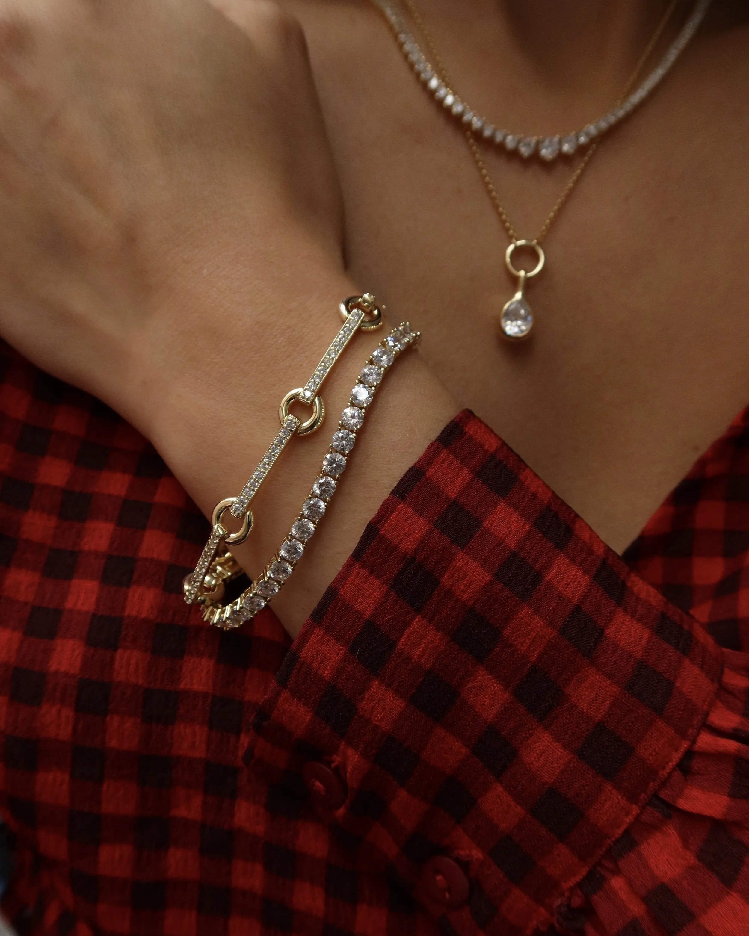 halle-circle-link-tennis-bracelet-4911_639cff99-71b6-4dff-b1a7-102bdf3653d4.jpg