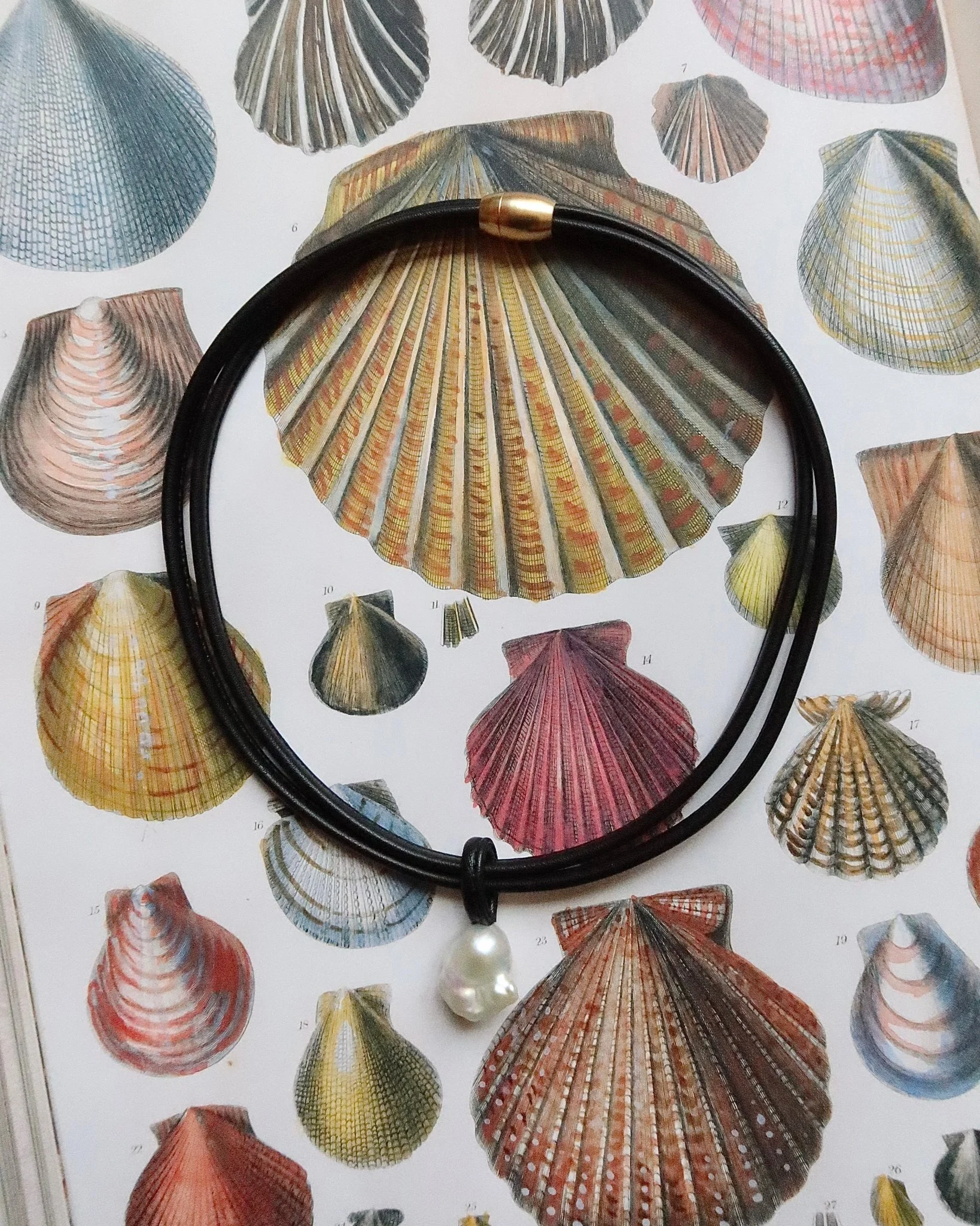 cruz-baroque-pearl-genuine-leather-necklace-jewelry-necklaces-1431539.jpg