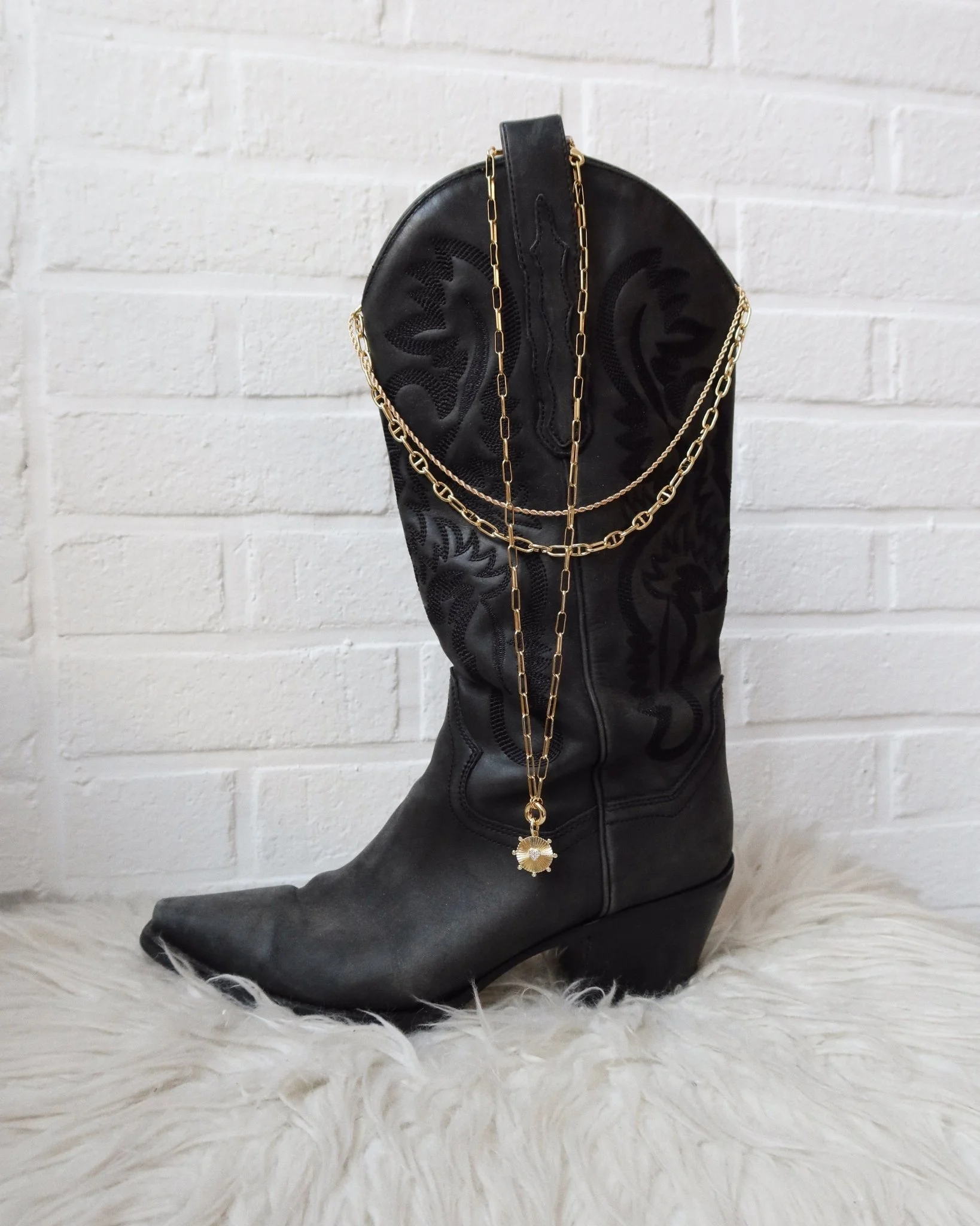 alexandra-long-paperclip-chain-with-pendant-necklaces-443571.jpg