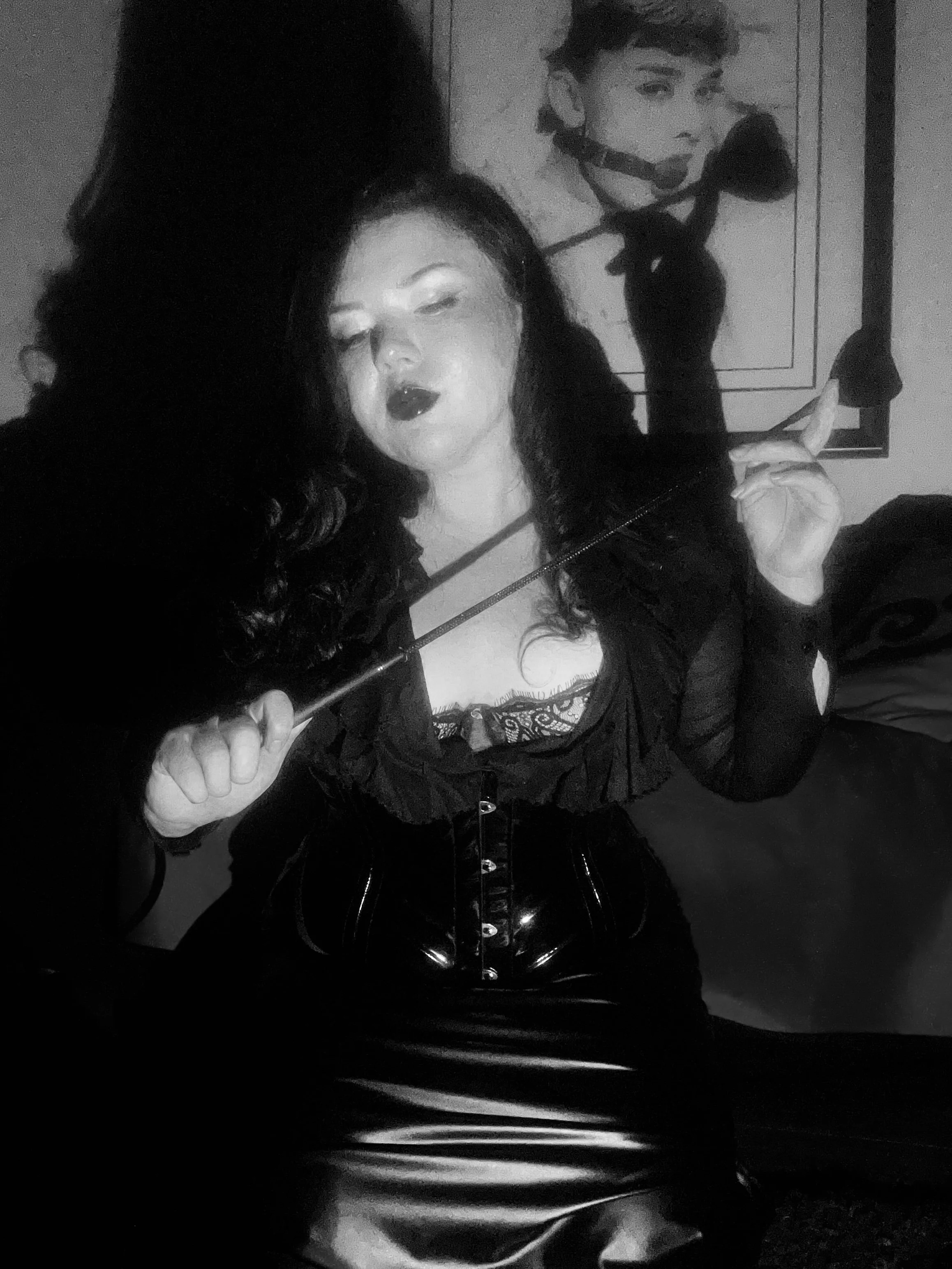 mistress-siouxsie-seductrix-crop-la-dominatrix.jpg