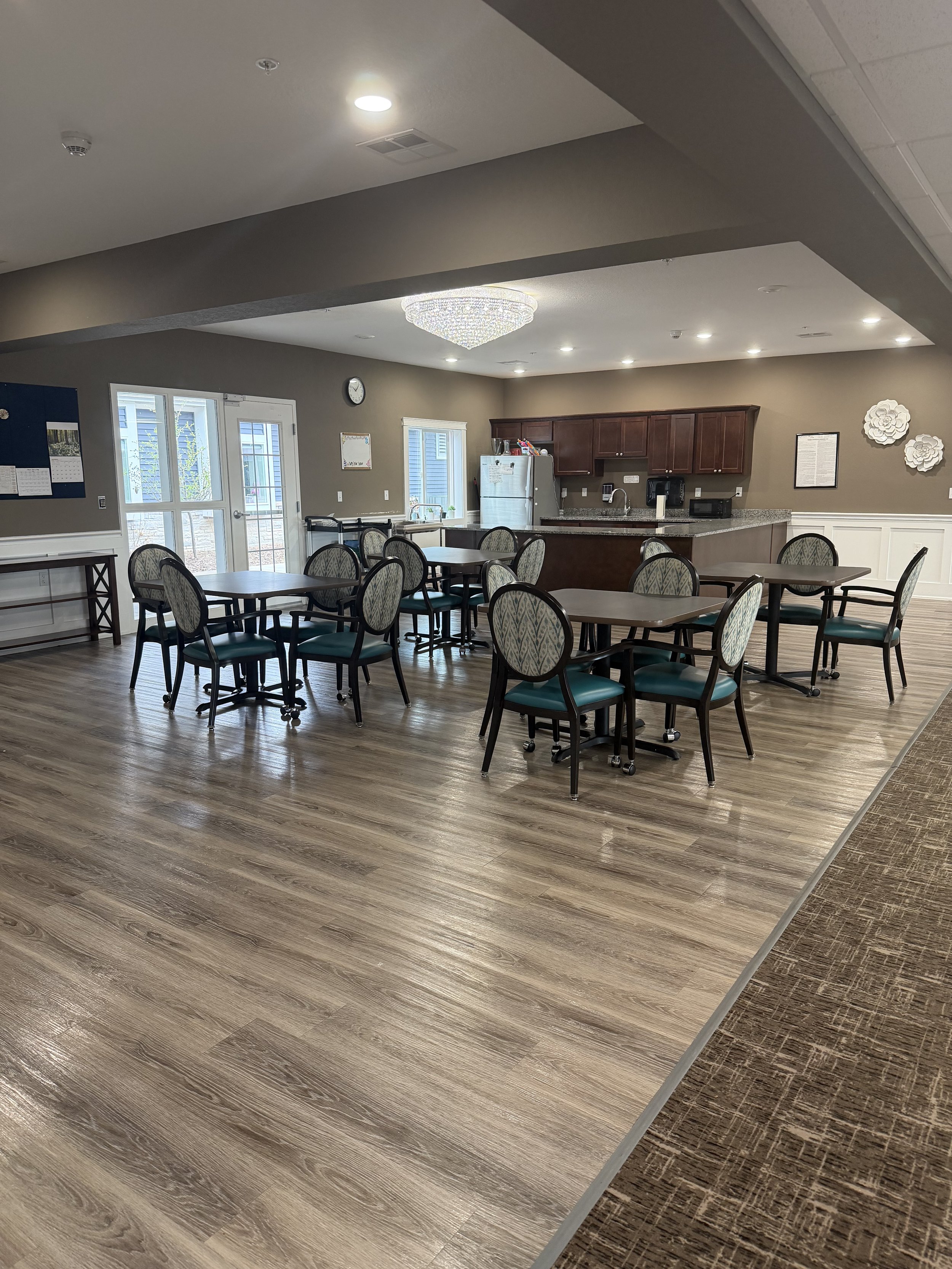 Dining Area.jpeg
