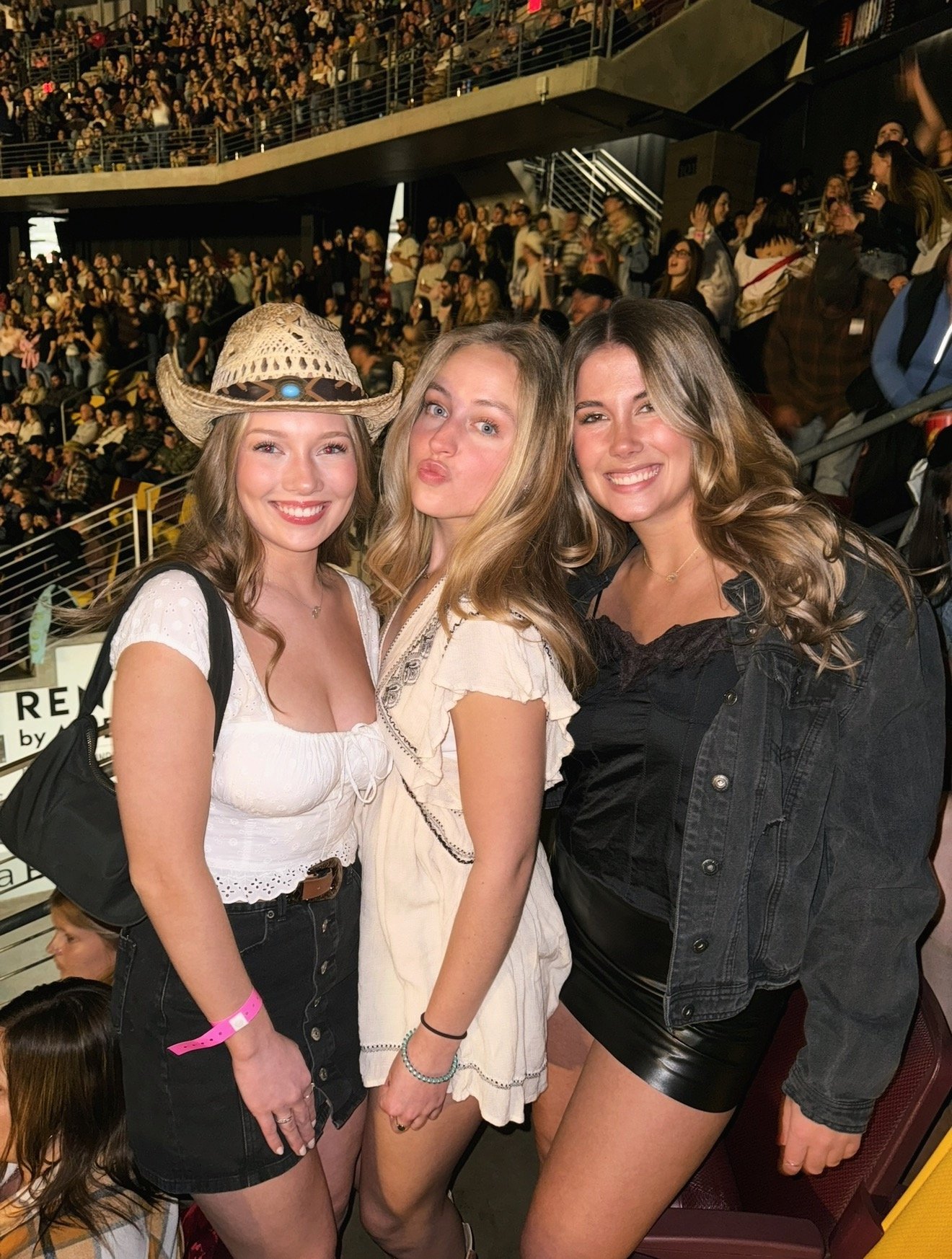 Sam Hunt x AMSOIL Arena