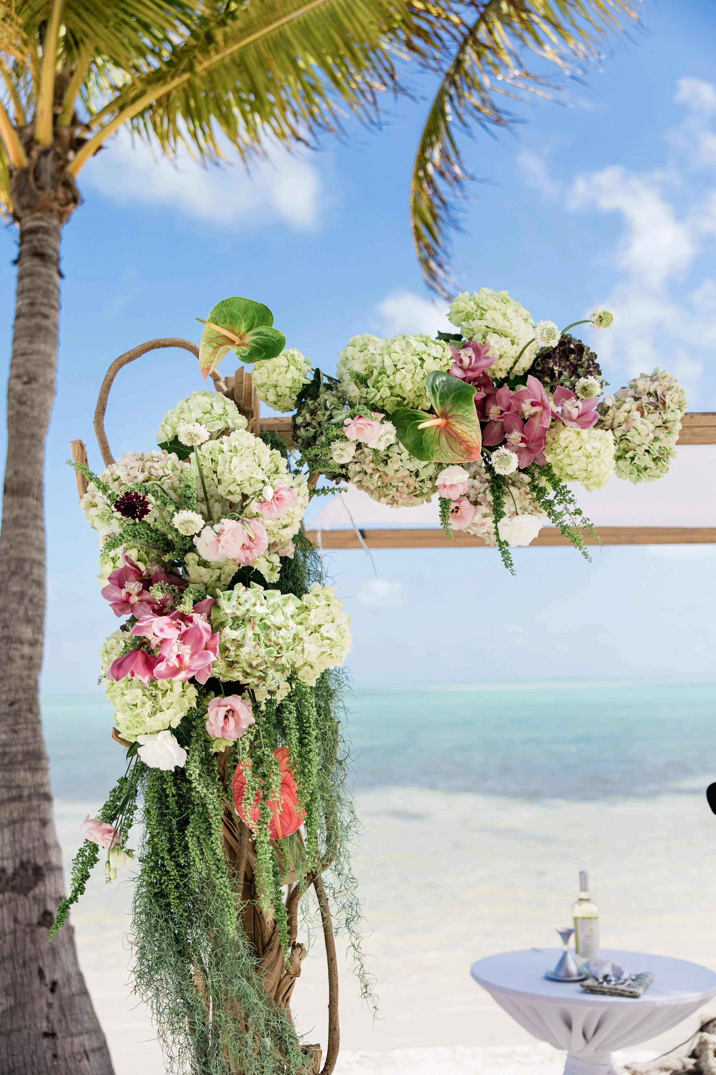 cheeca-lodge-wedding-ceremony-florals.jpg