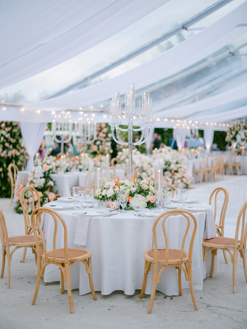 pierres-morada-bay-islamorada-wedding-candelabra-table-setting.jpg