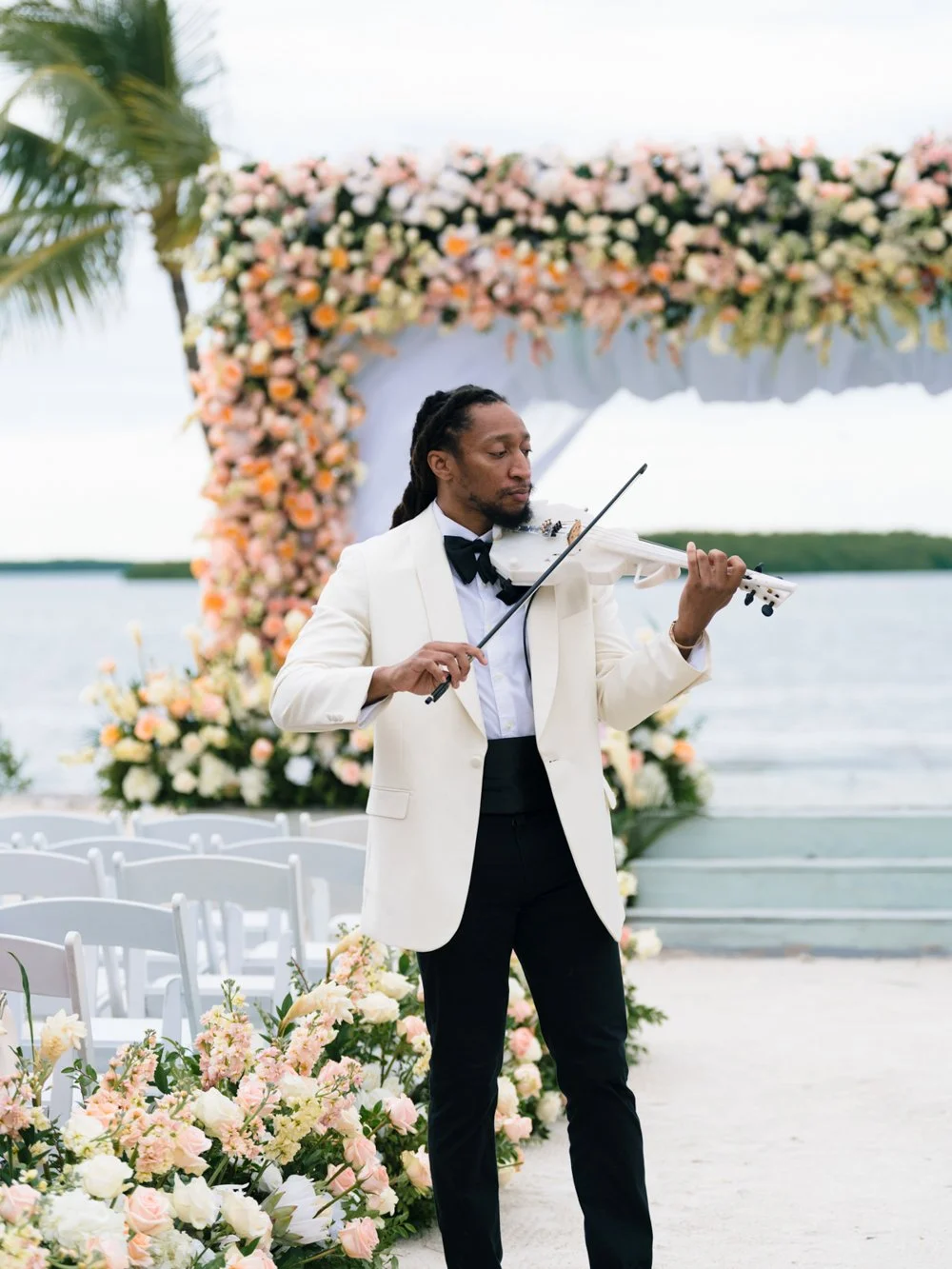 pierres-morada-bay-islamorada-wedding-ceremony-live-violinist.jpg