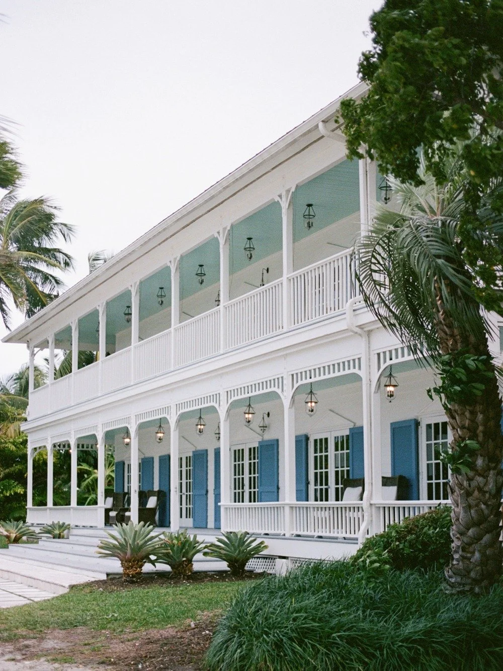pierres-morada-bay-islamorada-wedding-venue-white-veranda.jpg