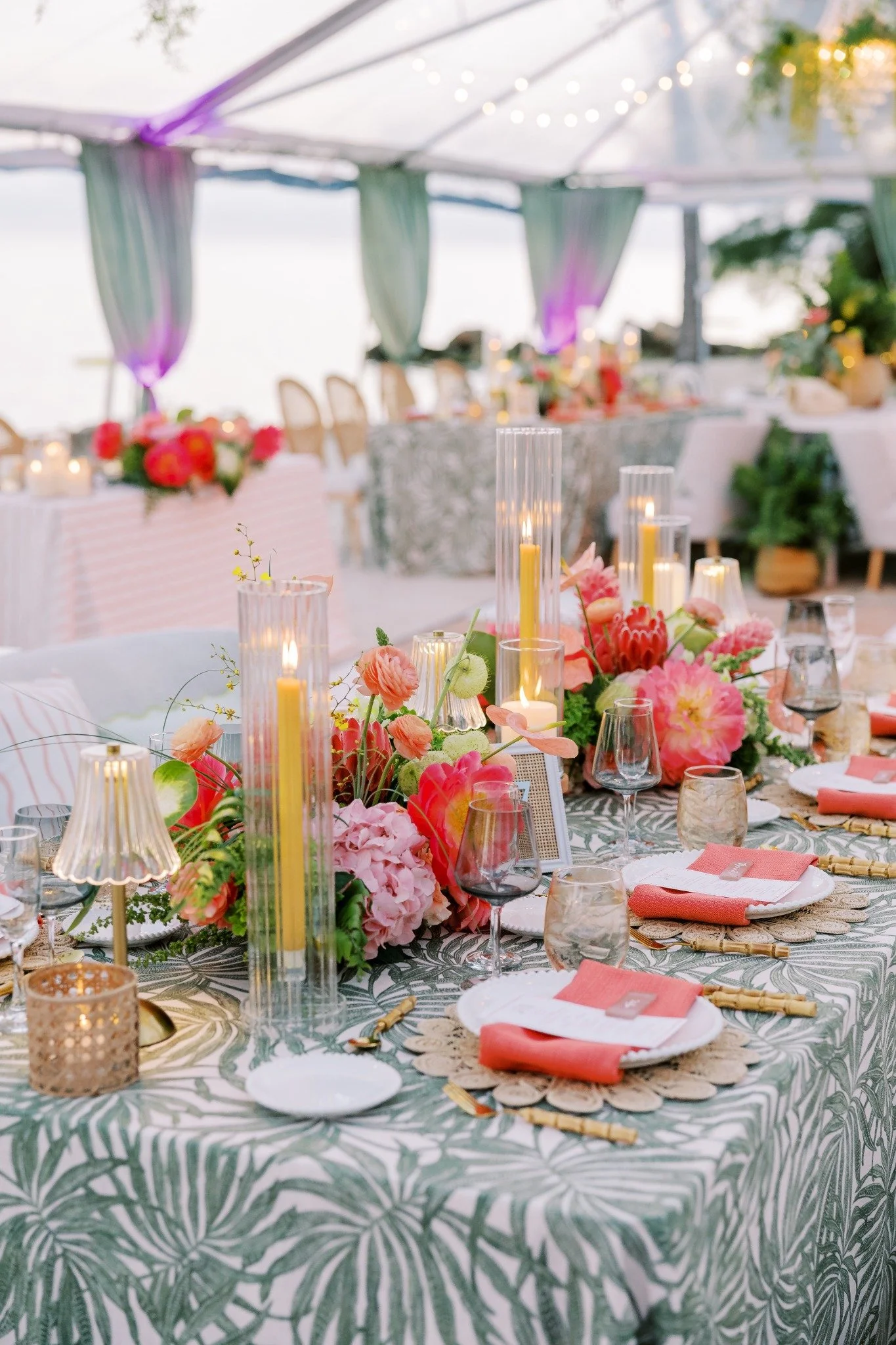 islamorada-wedding-tropical-floral-table-design.jpg