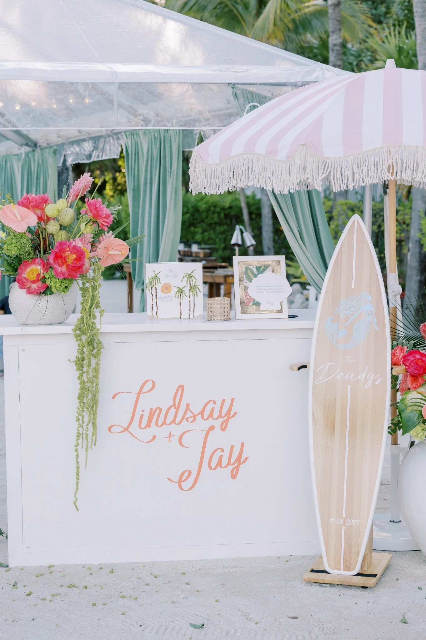 lindsay-jay-cheeca-lodge-wedding-welcome-display.jpg