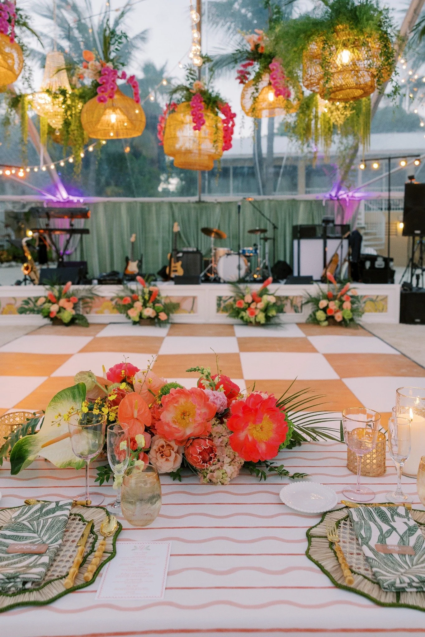 luxury-cheeca-lodge-wedding-dance-floor-live-band.jpg