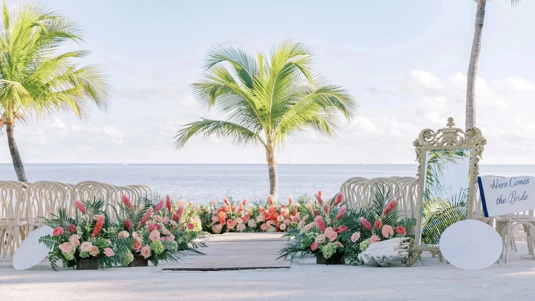 COASTAL ROMANCE MEETS TROPICAL ELEGANCE AT CHEECA LODGE
