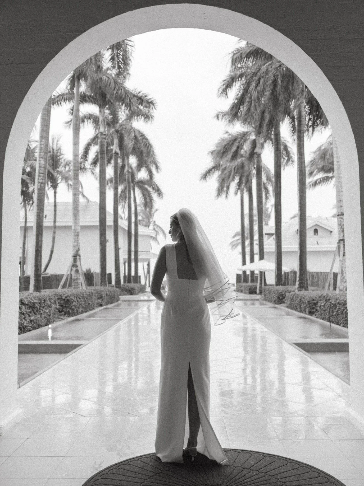 cheeca-lodge-islamorada-wedding-bride-arched-walkway.jpg