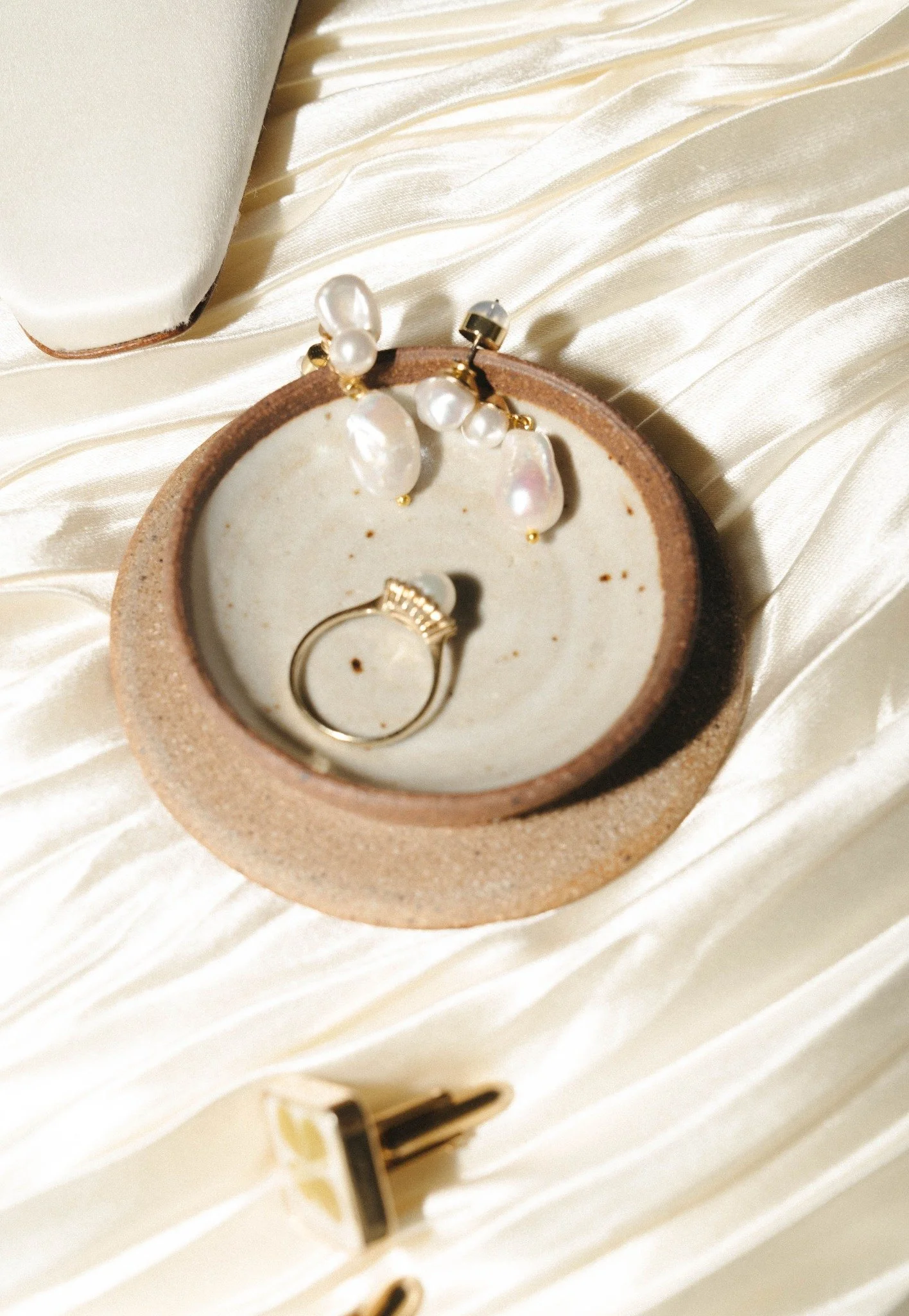key-west-wedding-pearl-earrings-bridal-ring-detail.jpg