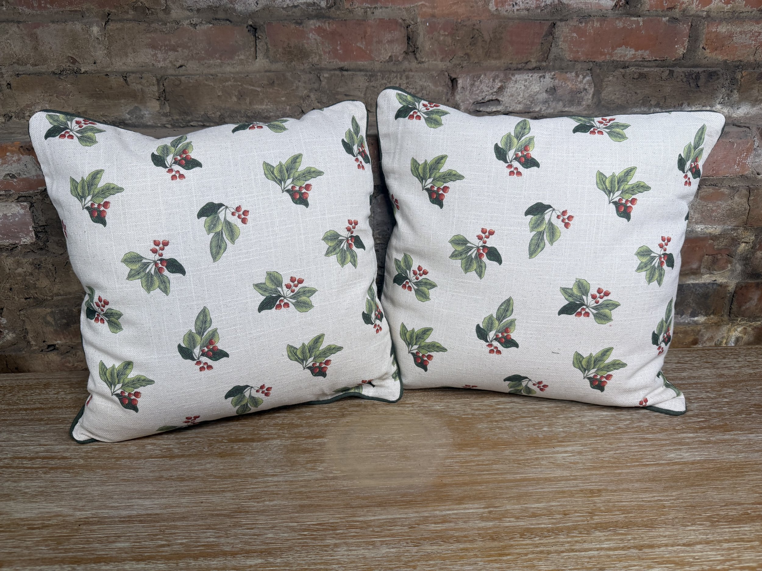 Christmas Holly Pillow Set