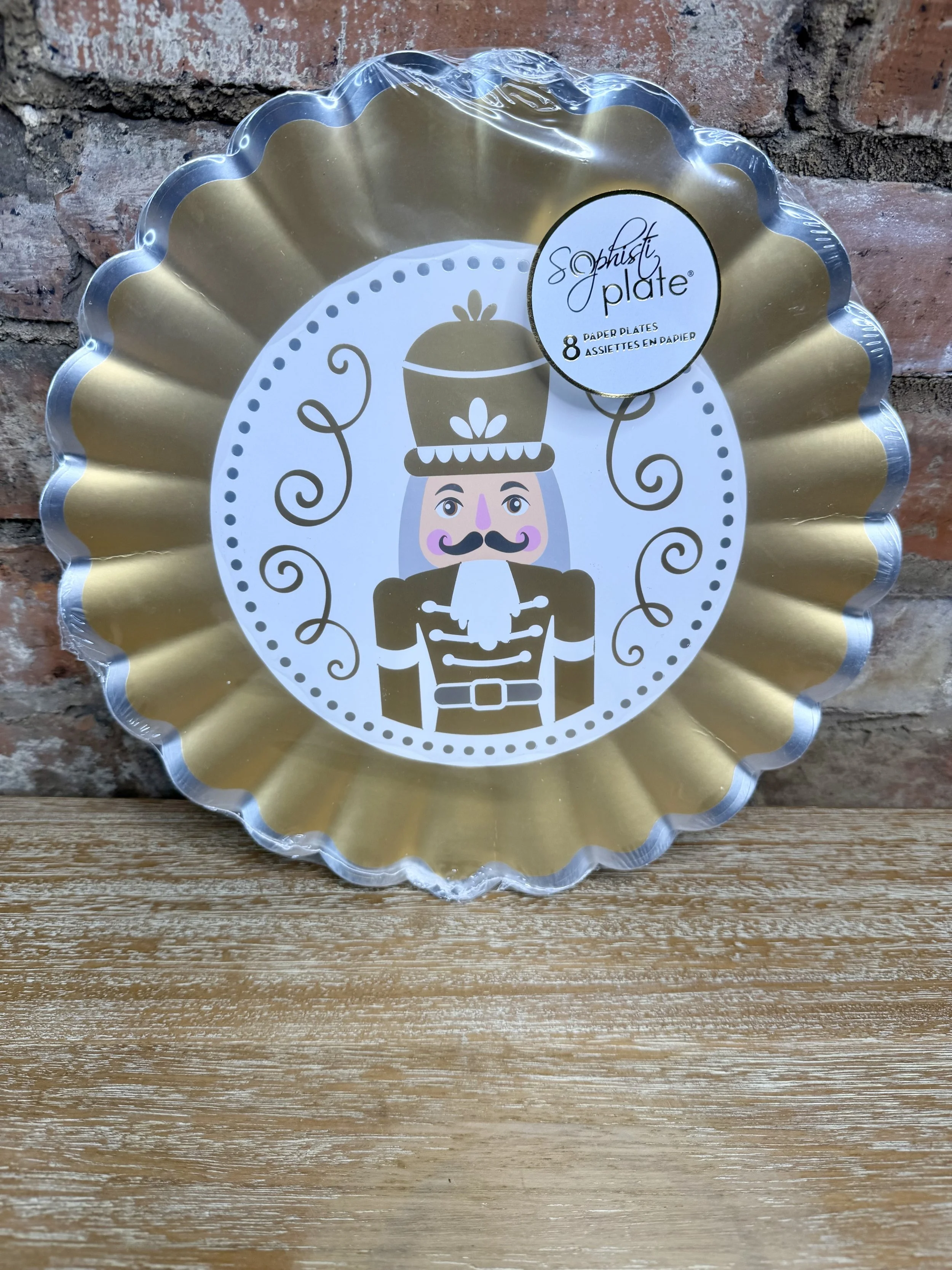Gilded Nutcracker Wavy Paper Dinner Plate/8pk