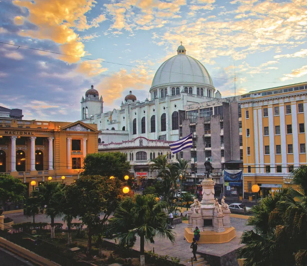 Photo of Plaza Moran in downtown San Salvador. Photo credits: John Coletti. 