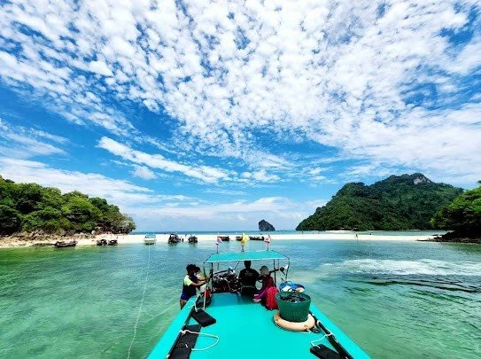 krabi-longtail-boat-approaching-sandbar.jpg