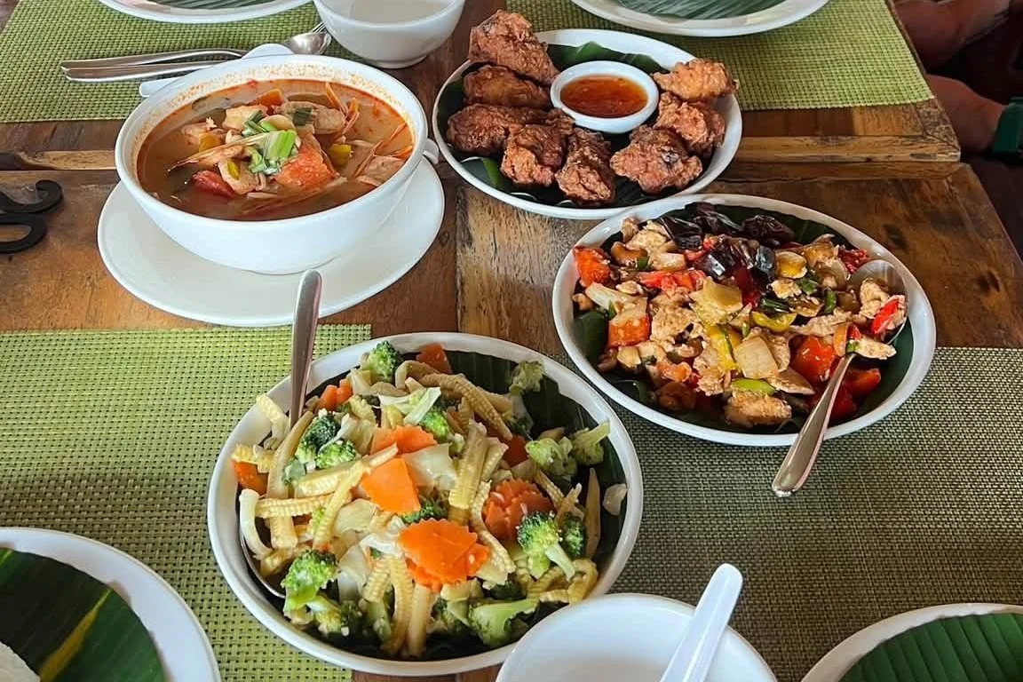 phuket-zipline-thai-lunch-dishes-landscape 2.jpg