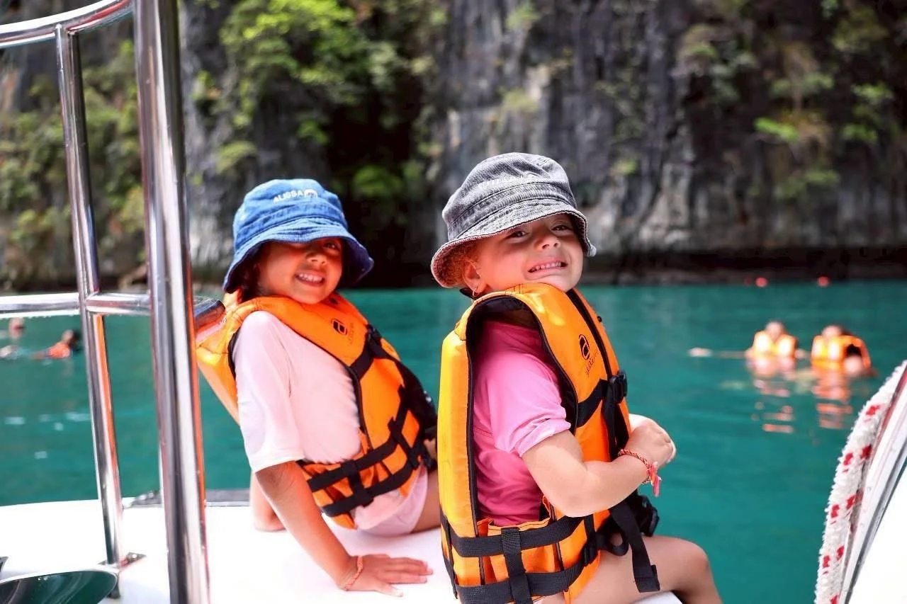 Phi Phi speed boat children.JPG