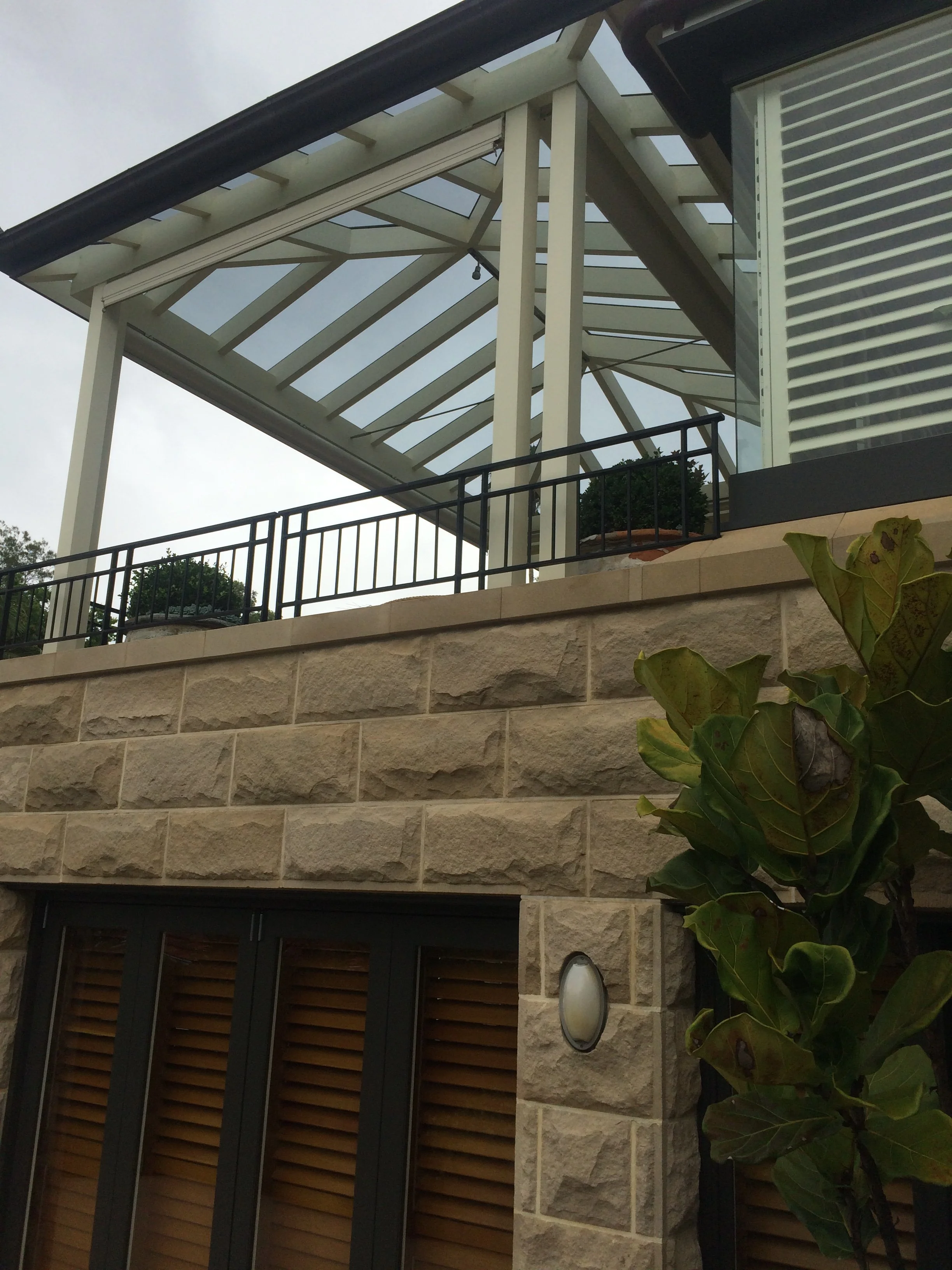 Exterior glass roof. Patio entertaining and BBQ areas.  High glass Window cleaning for residential properties in the Wollondilly area.