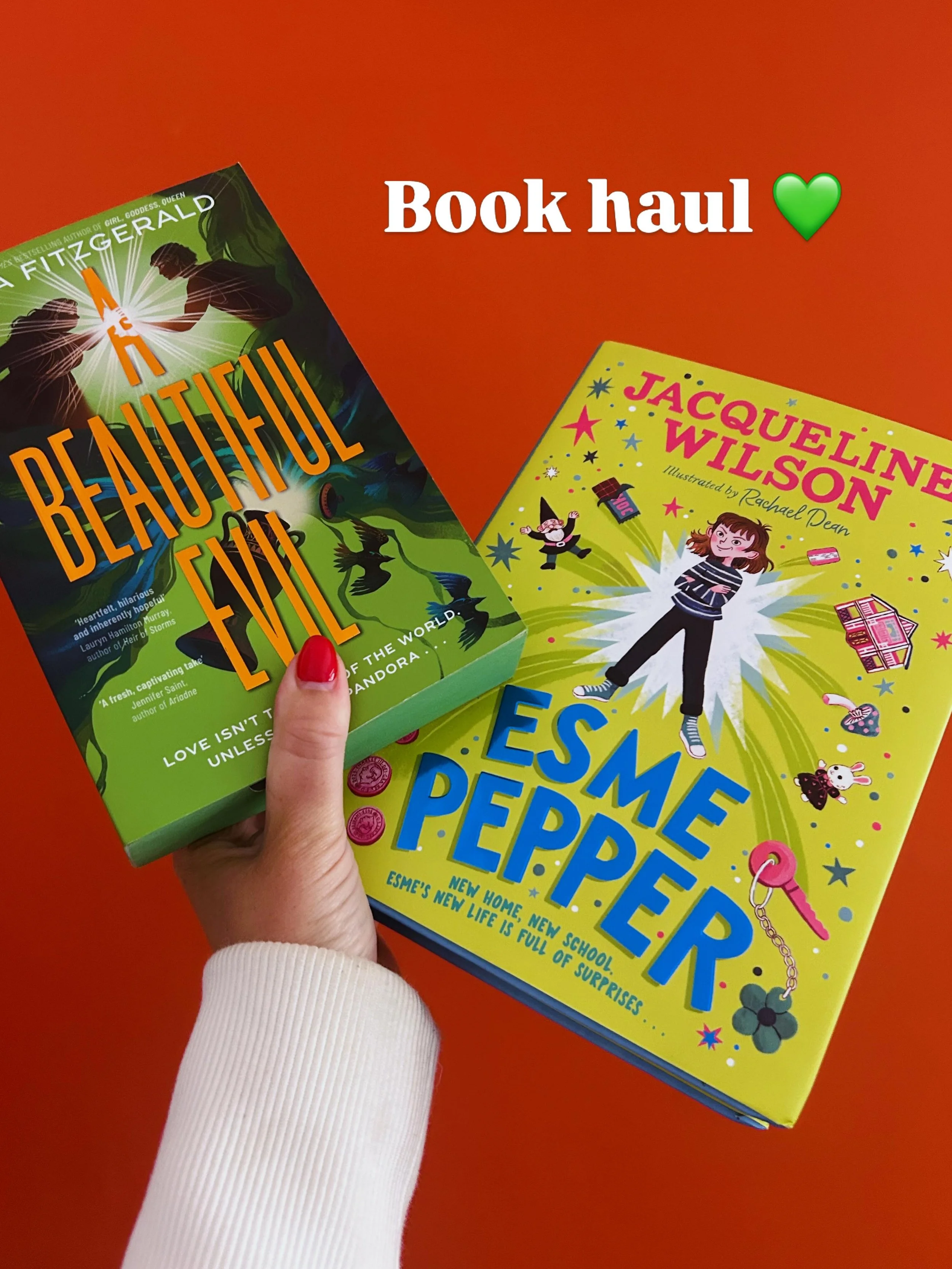 Anyone else still reading books by their favourite childhood author? 👀 

I first got The Story of Tracy Beaker out of the library when I was about 10 and that was me HOOKED 🎣😊

Still today, if @jacquelinewilson_hq writes it, I&rsquo;m reading it!
