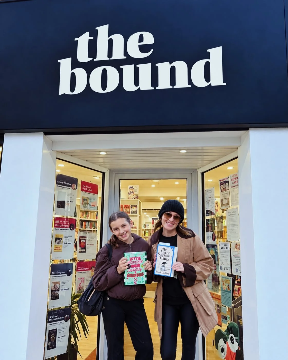 It&rsquo;s #nationalbookshopday 📚❤️ 

I feel so lucky to live 10 minutes&rsquo; walk from this bookshop of dreams: ⓣⓗⓔ ⓑⓞⓤⓝⓓ, in Whitley Bay.

It&rsquo;s a proper community hub - so much going on, with booksellers who genuinely love to chat books an