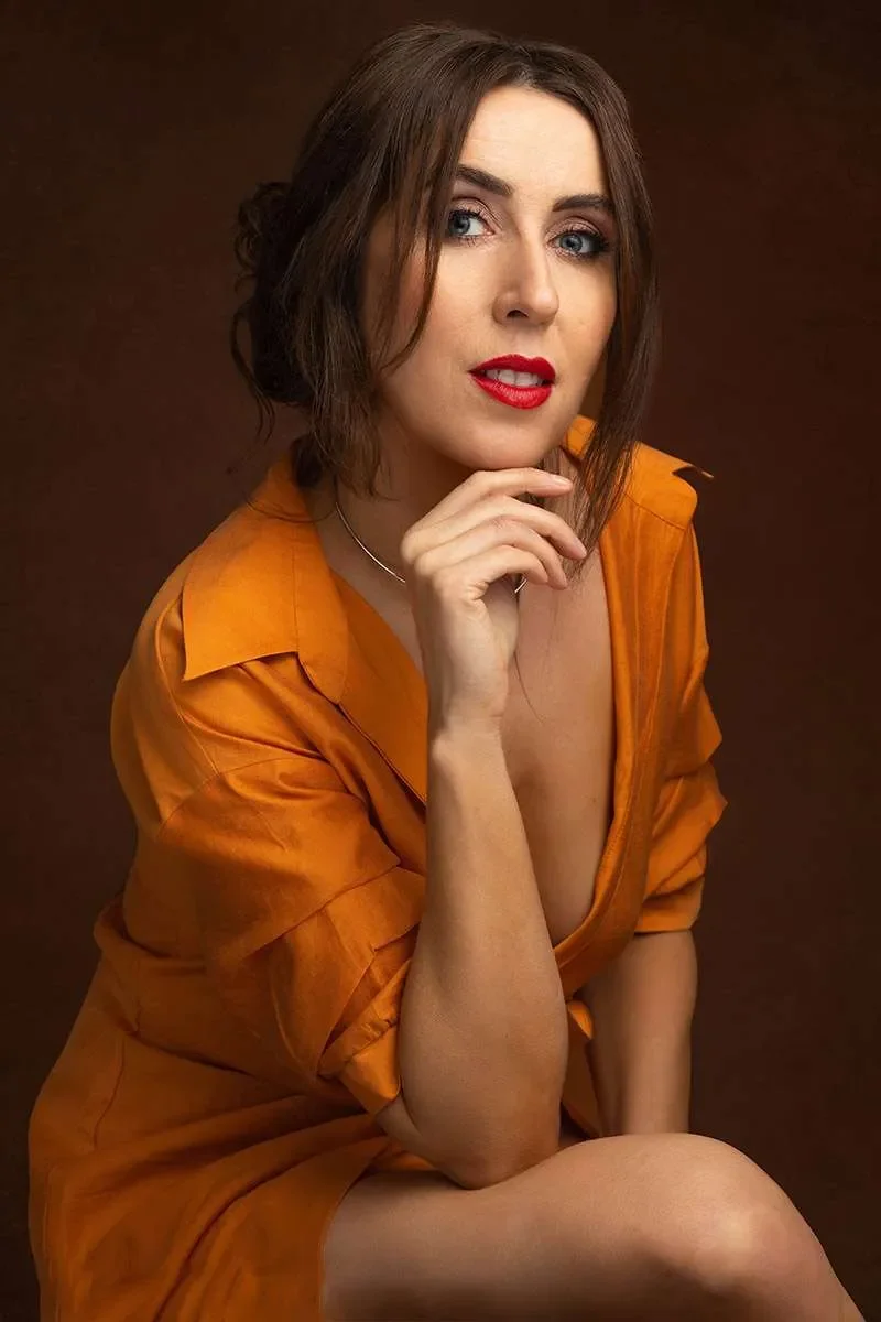 glamorous photoshoot photographer reading berkshire hampshire.webp