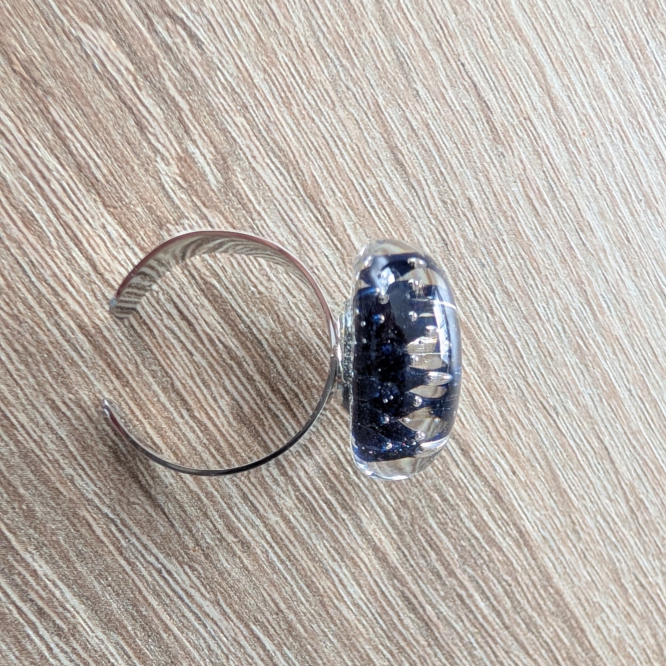 bague implosion en verre noir blue (3).jpg