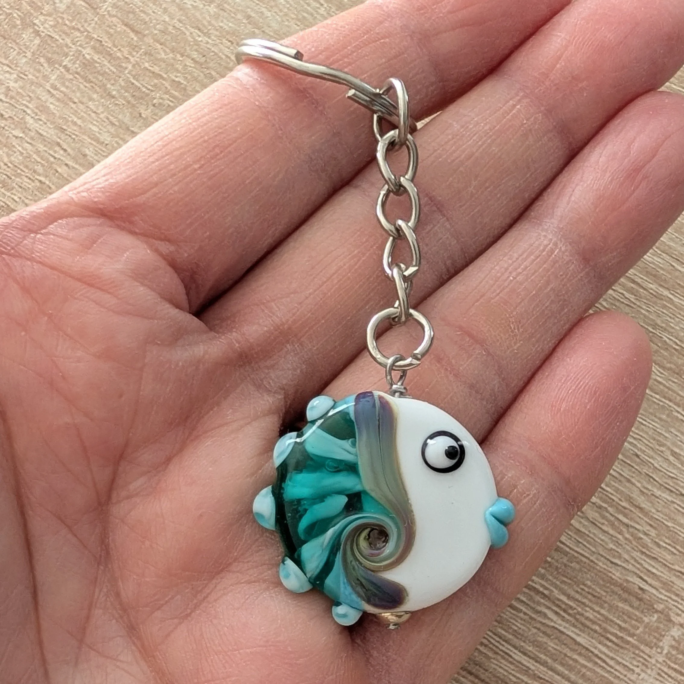porte-cles-poisson-verre-file-blanc-turquoise (2).jpg