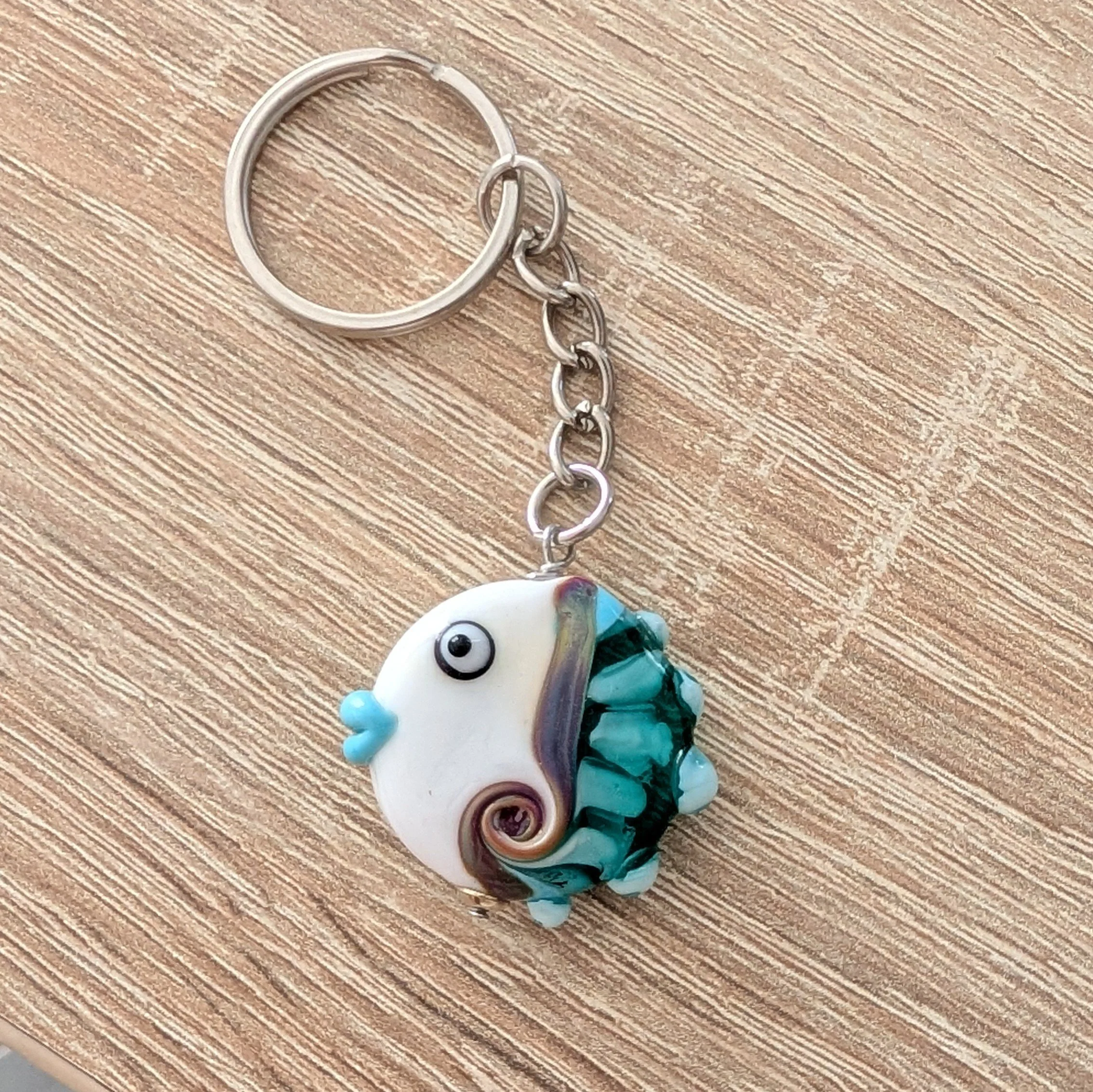 porte-cles-poisson-verre-file-blanc-turquoise (3).jpg