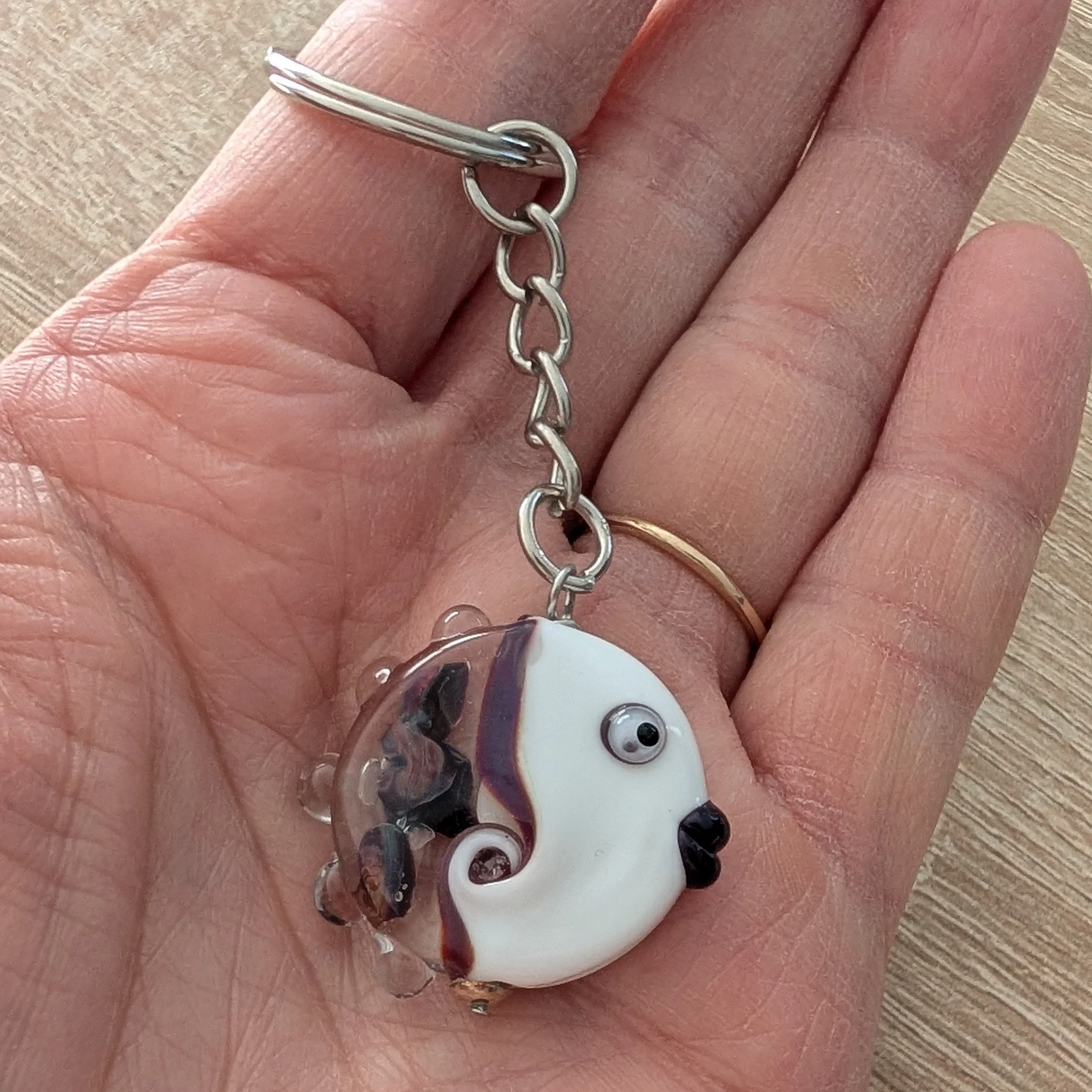 porte-cles-poisson-verre-file-blanc-mauve (1).jpg