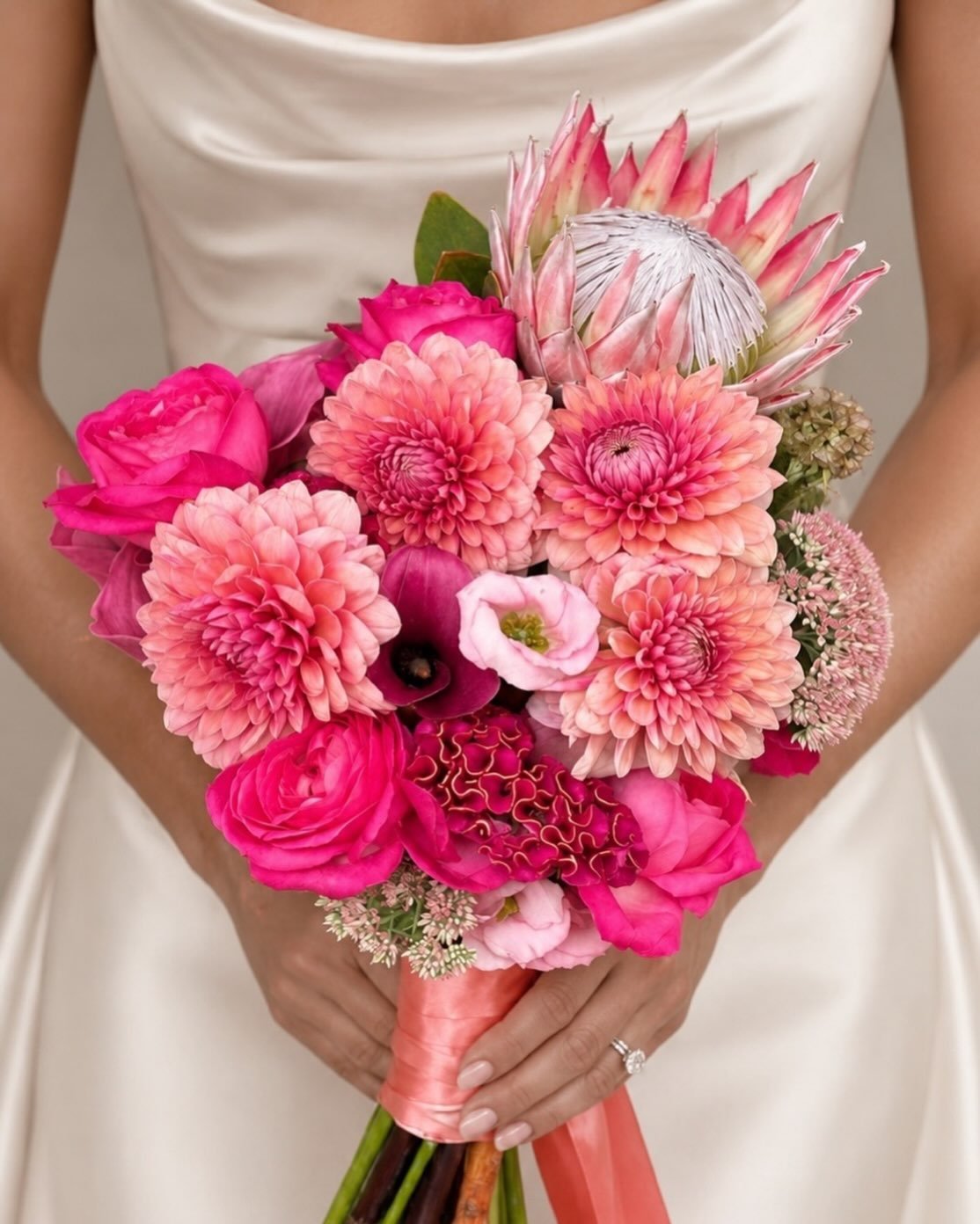 B R I D A L  C O L L E C T I O N

Bridal bouquet featuring the most beautiful hot pink roses @meijerroses 🩷

#beaufloral
#weddingflorist
#londonflorist 
#chelseatownhall 
#fyp