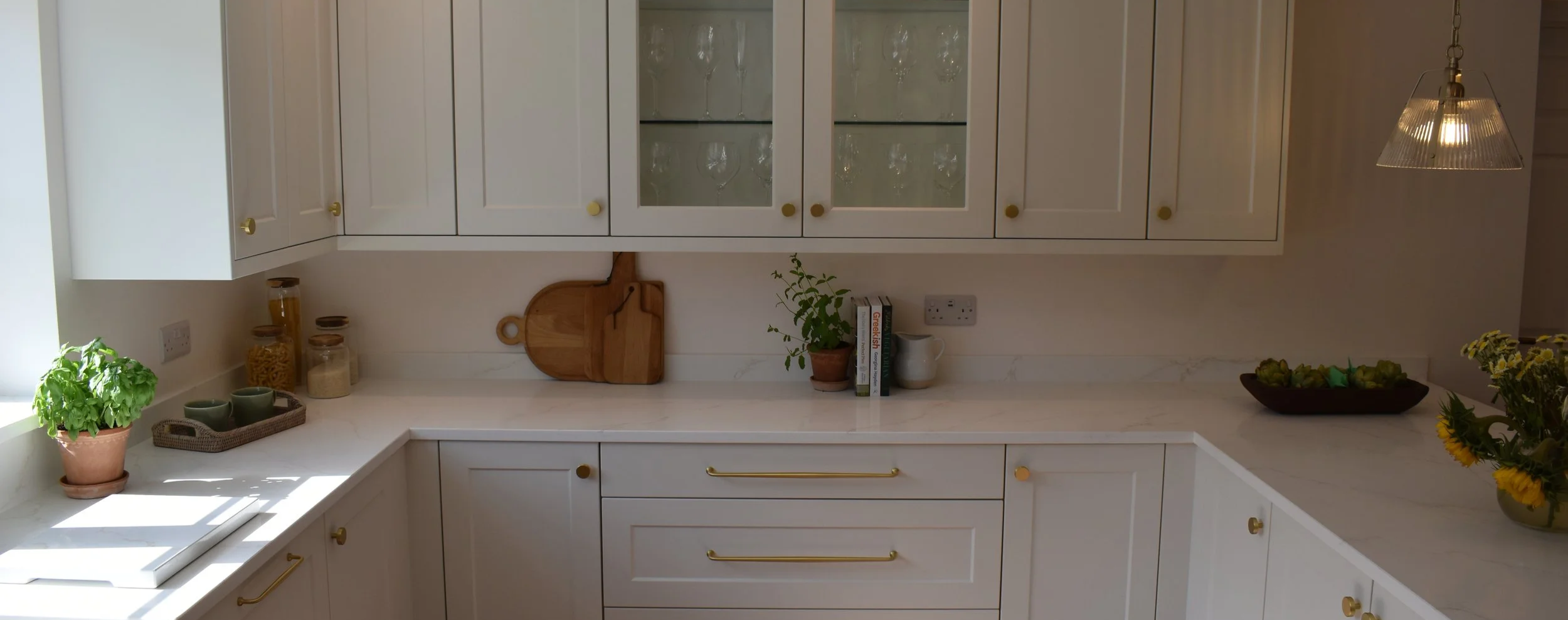 Pan drawers shaker style with handles and knobs