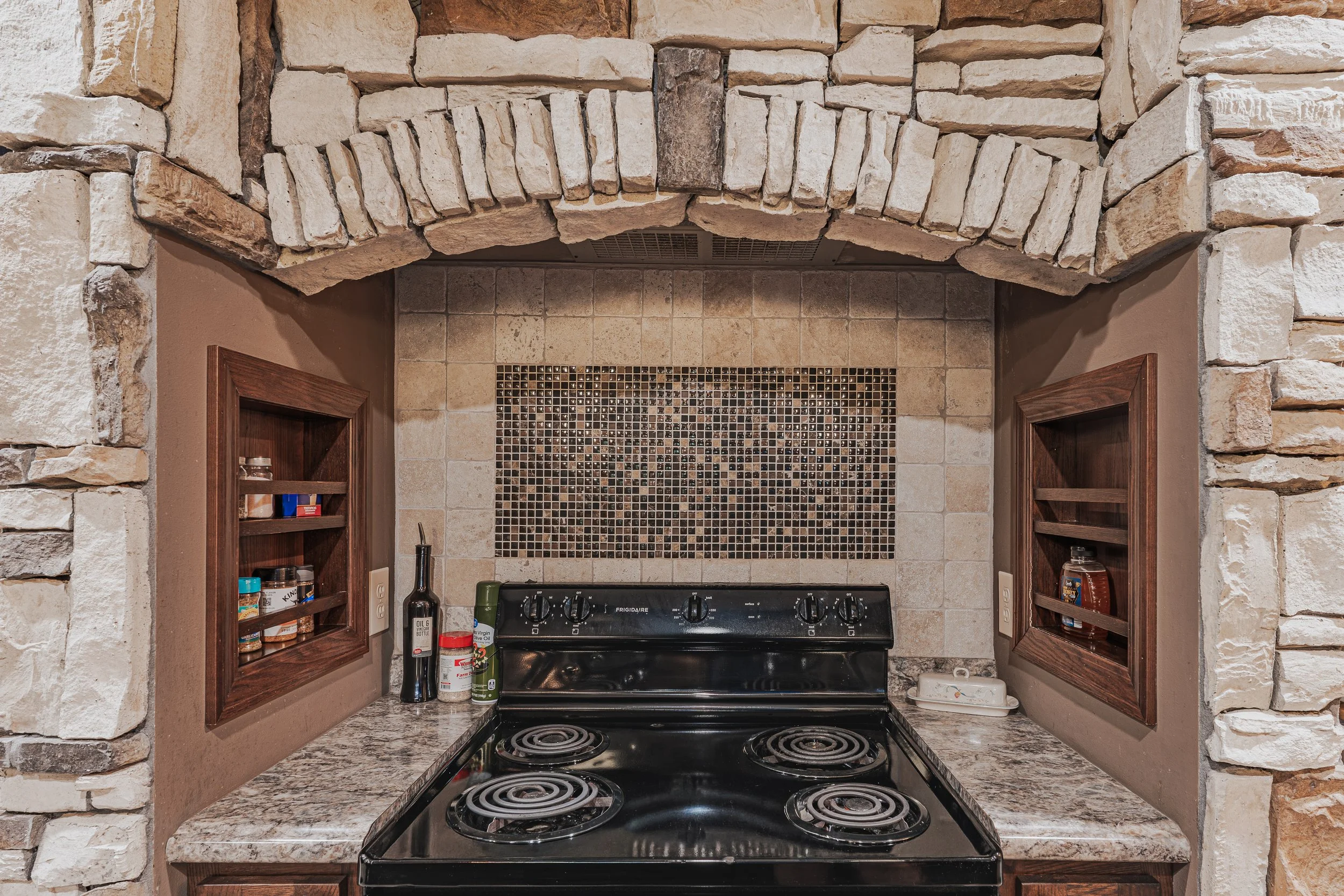 FarmHousebracket-7.jpg