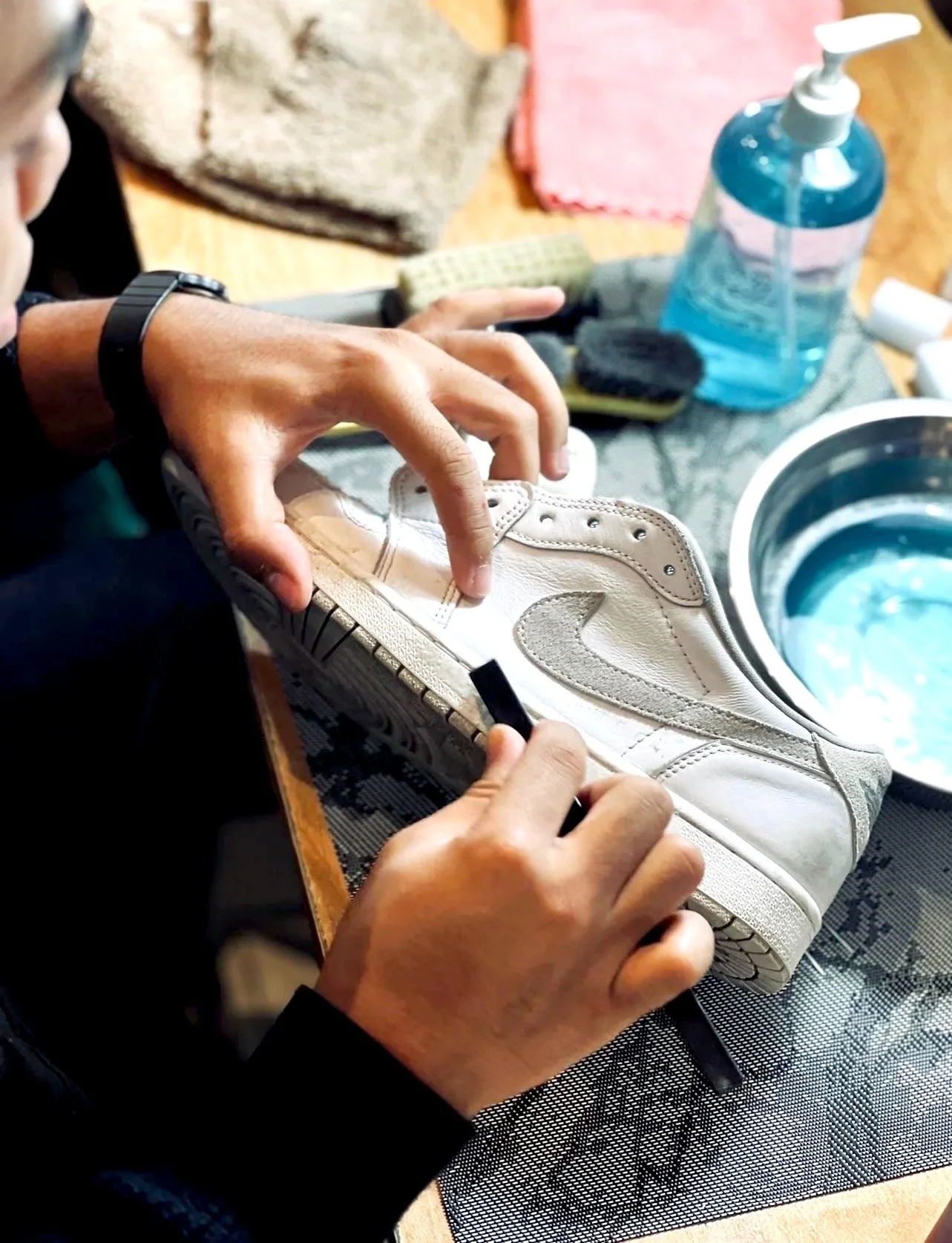 Sneaker Cleaning Dirt Army