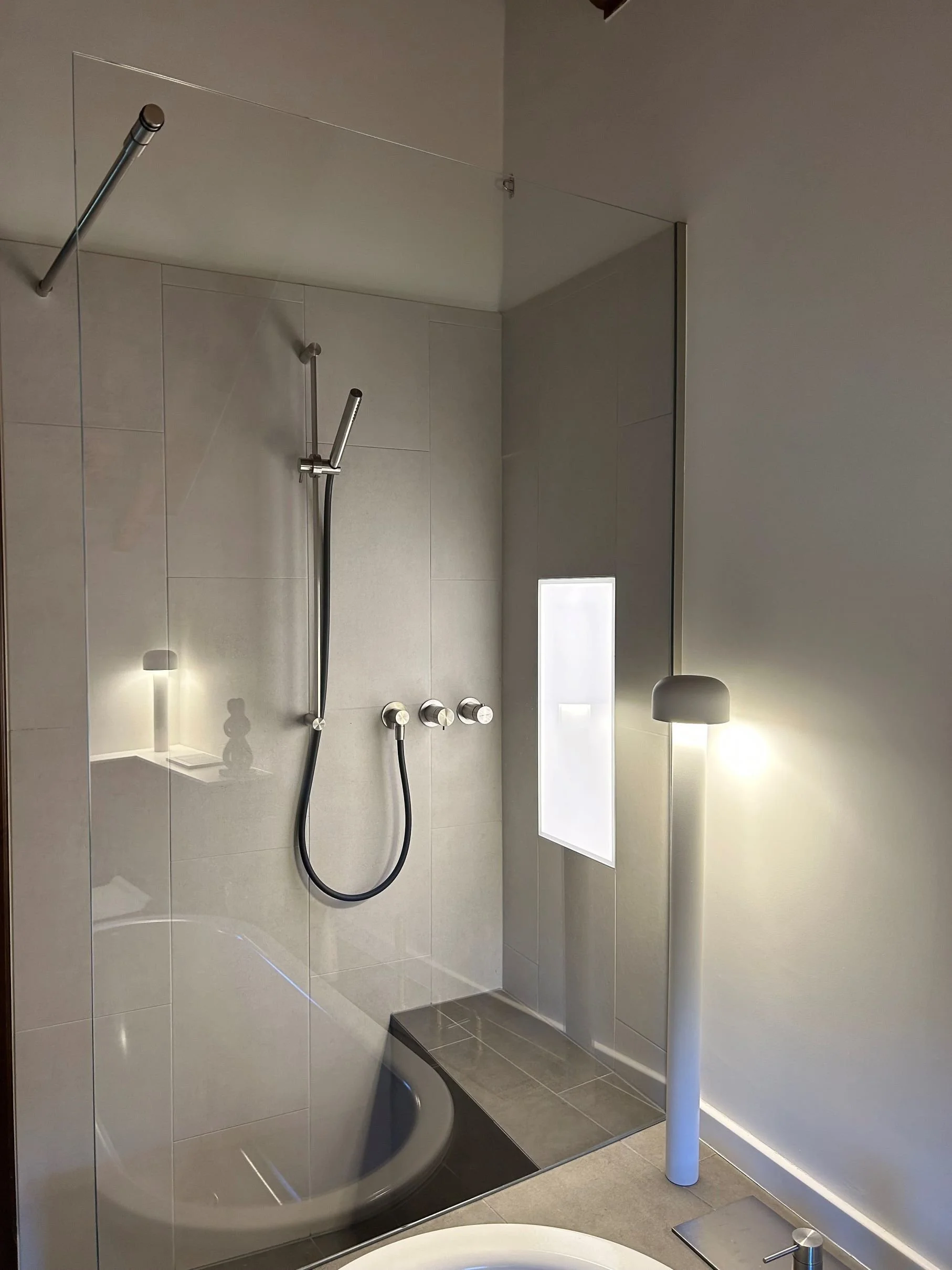 misenscene_douche_LED-min.jpg