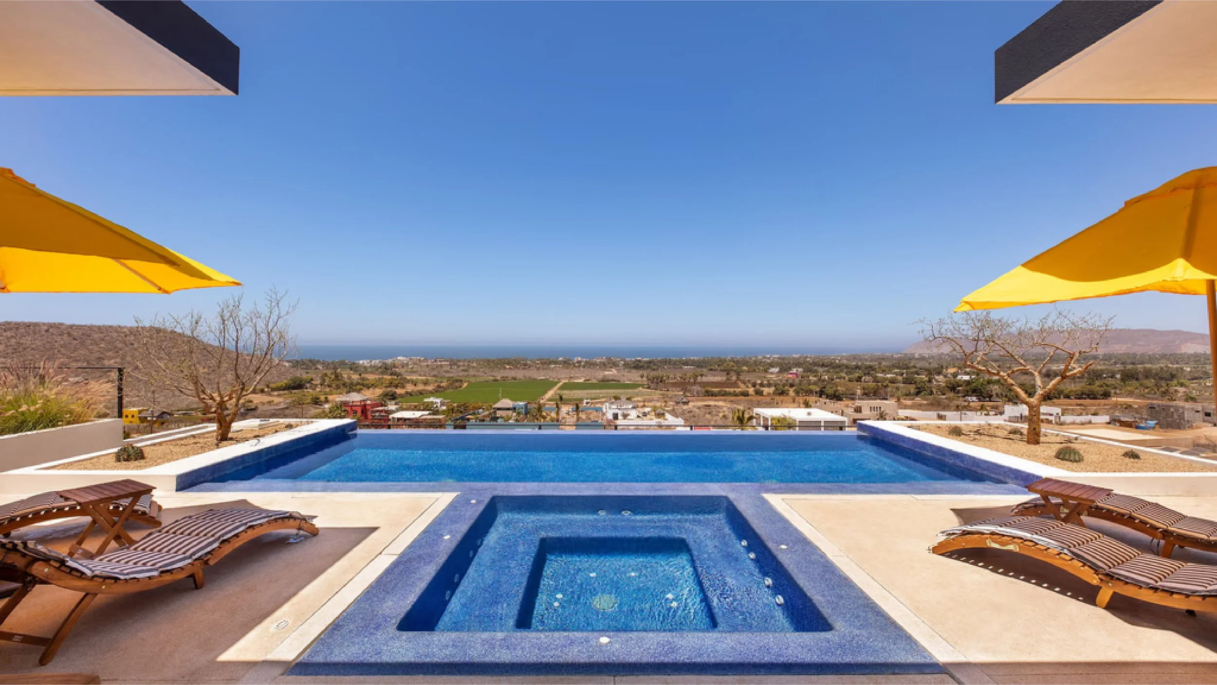 villa d pool.jpg